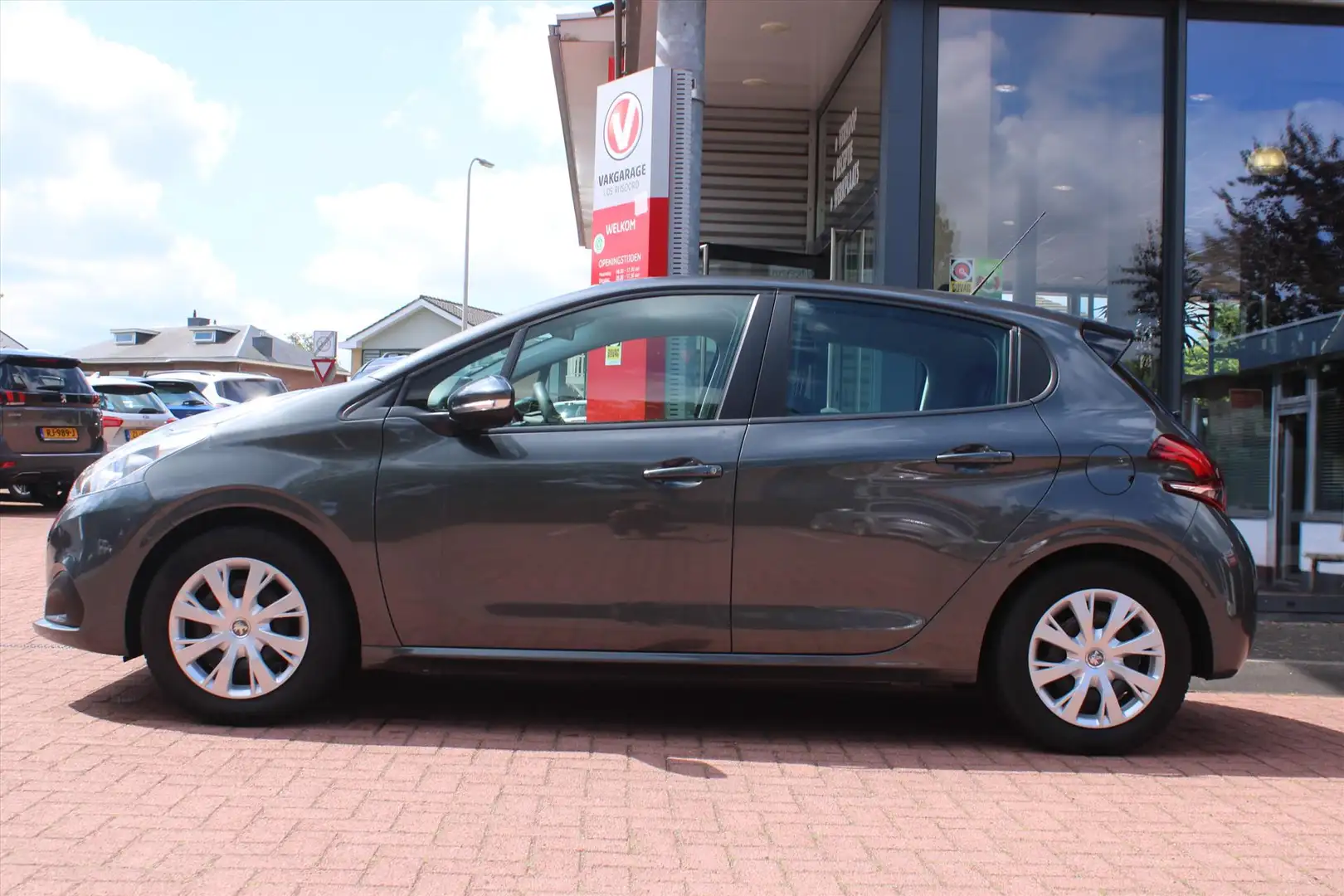 Peugeot 208 1.2 Puretech *Blue Lion* | Trekhaak | Carplay | Cr Grijs - 2
