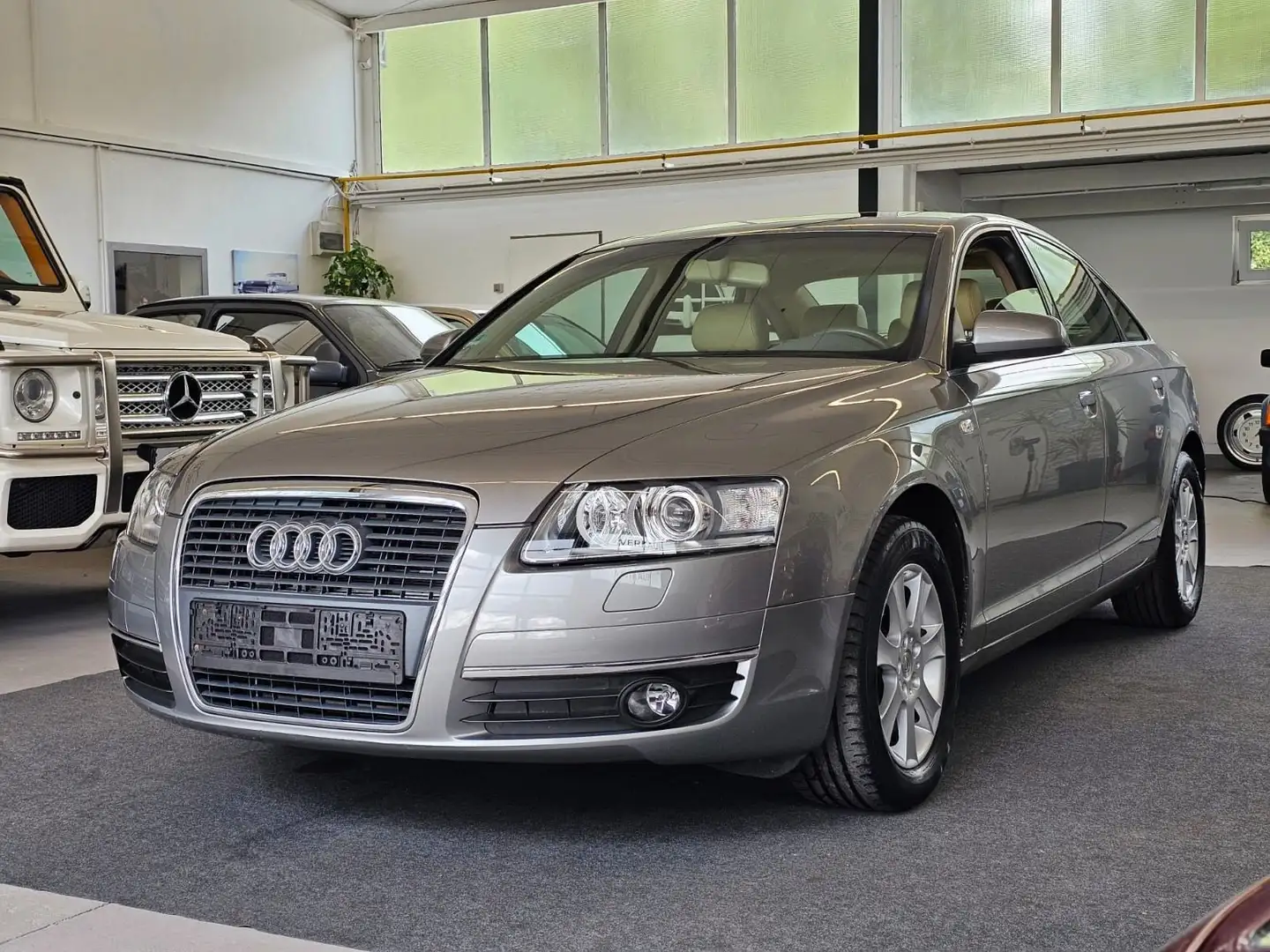 Audi A6 Lim. 2.4 AUTOMATIK+LEDER+SD Grau - 1
