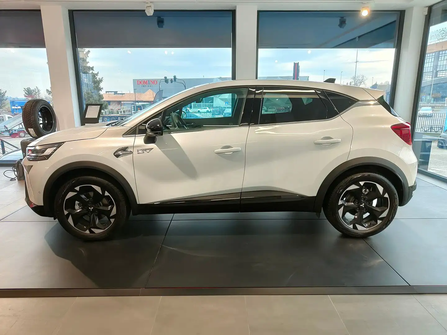 Mitsubishi ASX 1.6L Full Hybrid 143 CV AT Instyle Weiß - 2