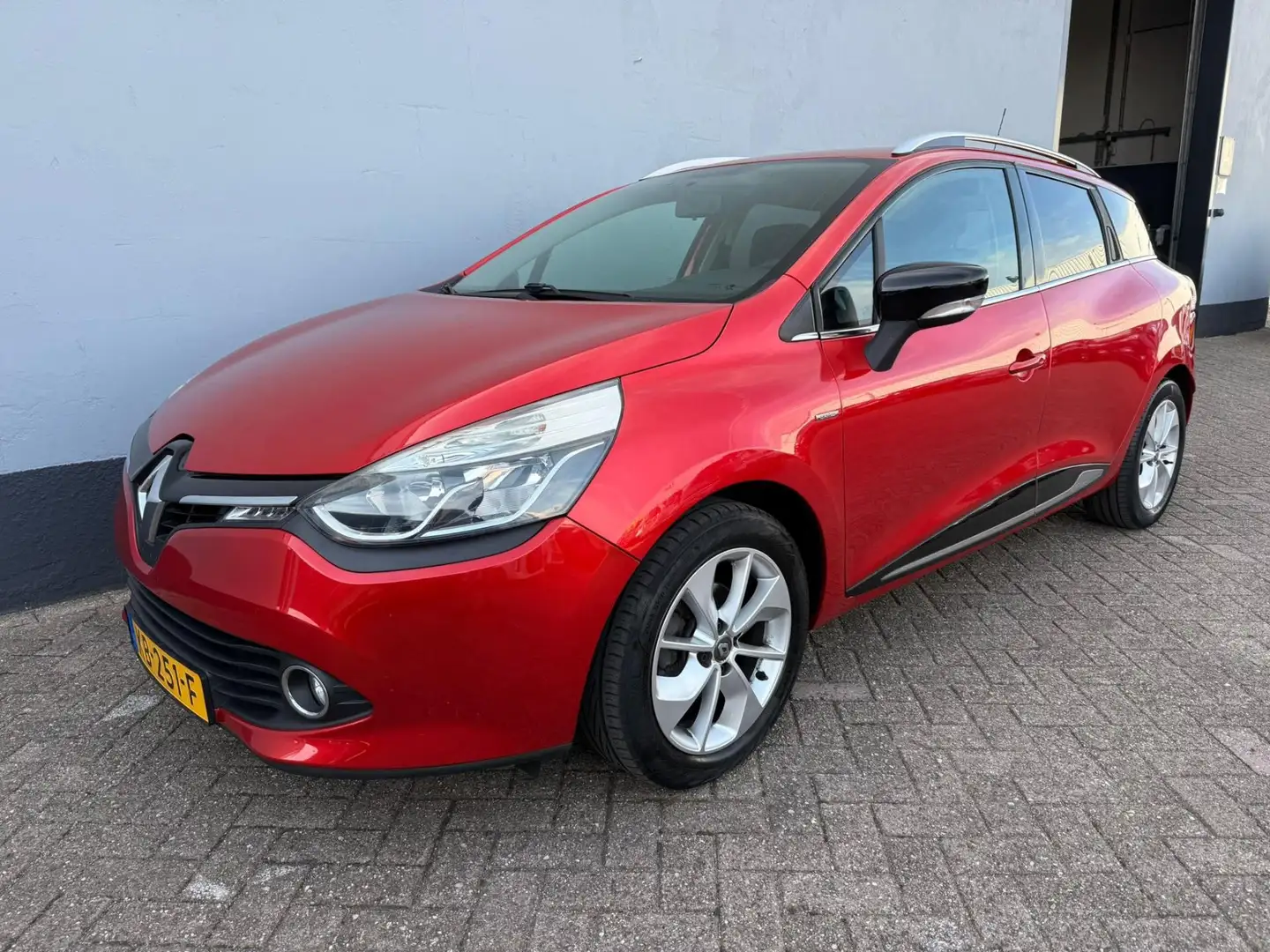 Renault Clio Estate 0.9 TCe Limited - Navigatie Rouge - 1