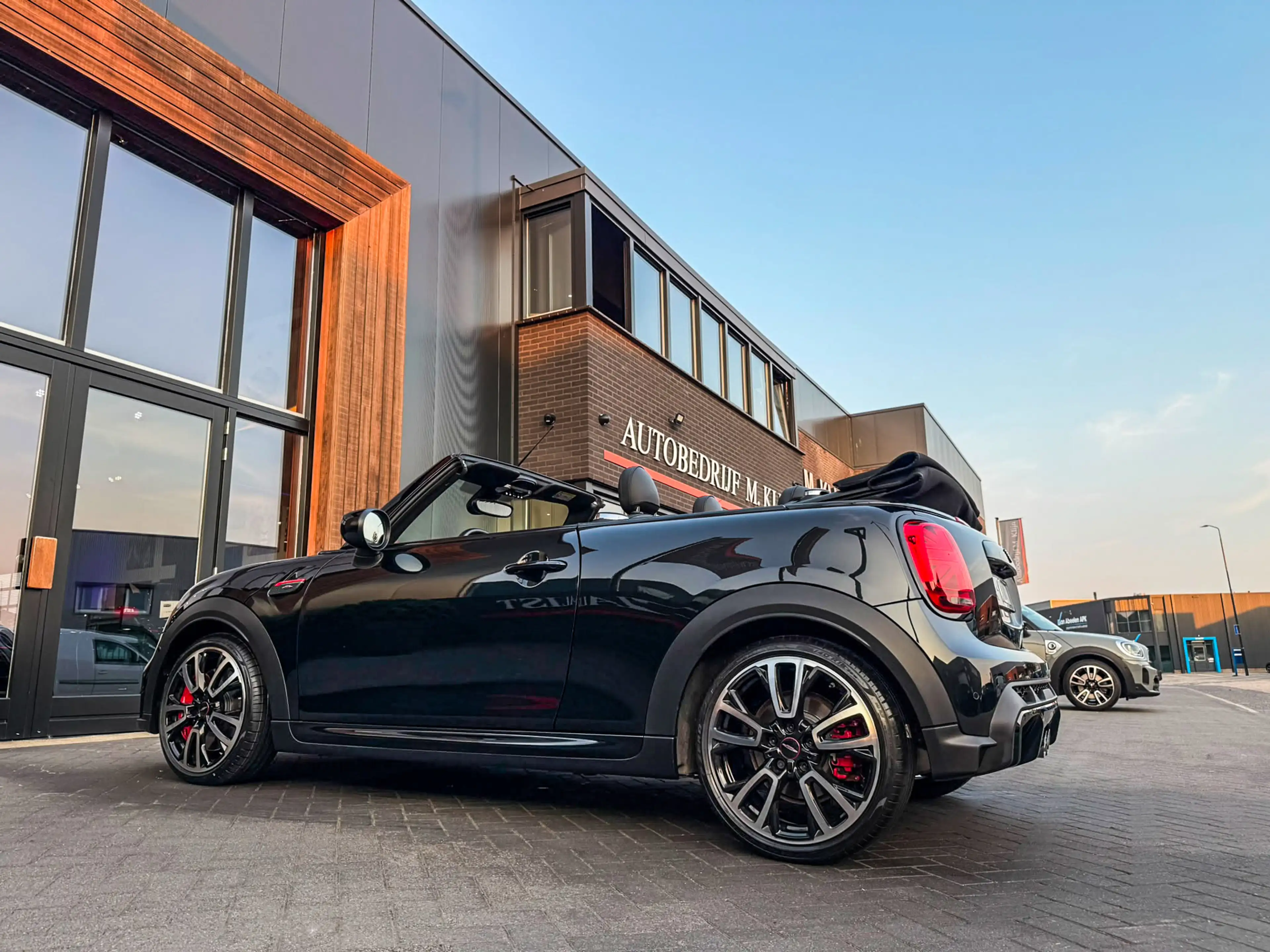 MINI John Cooper Works Cabrio 2.0 JCW Pack F1 aut 231pk Blackline/Camera/Hk/Vol/ — photo 15