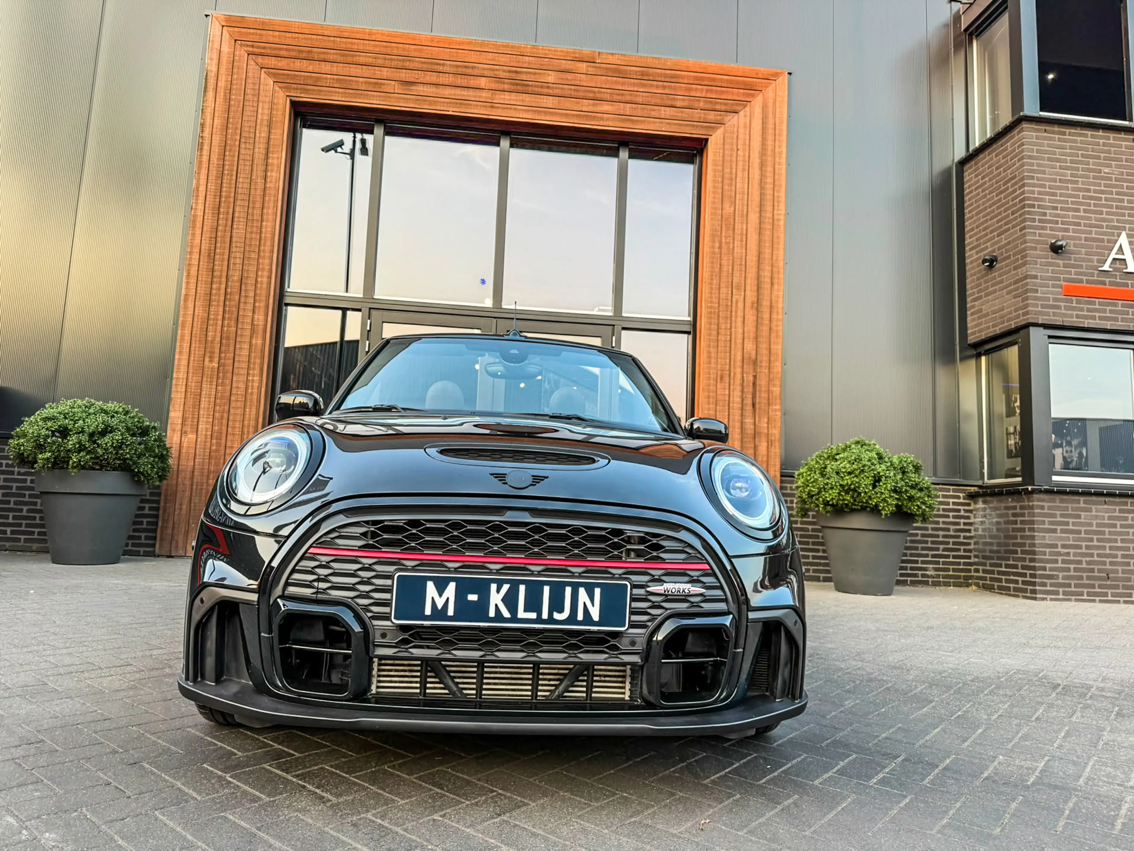 MINI John Cooper Works Cabrio 2.0 JCW Pack F1 aut 231pk Blackline/Camera/Hk/Vol/ — photo 3