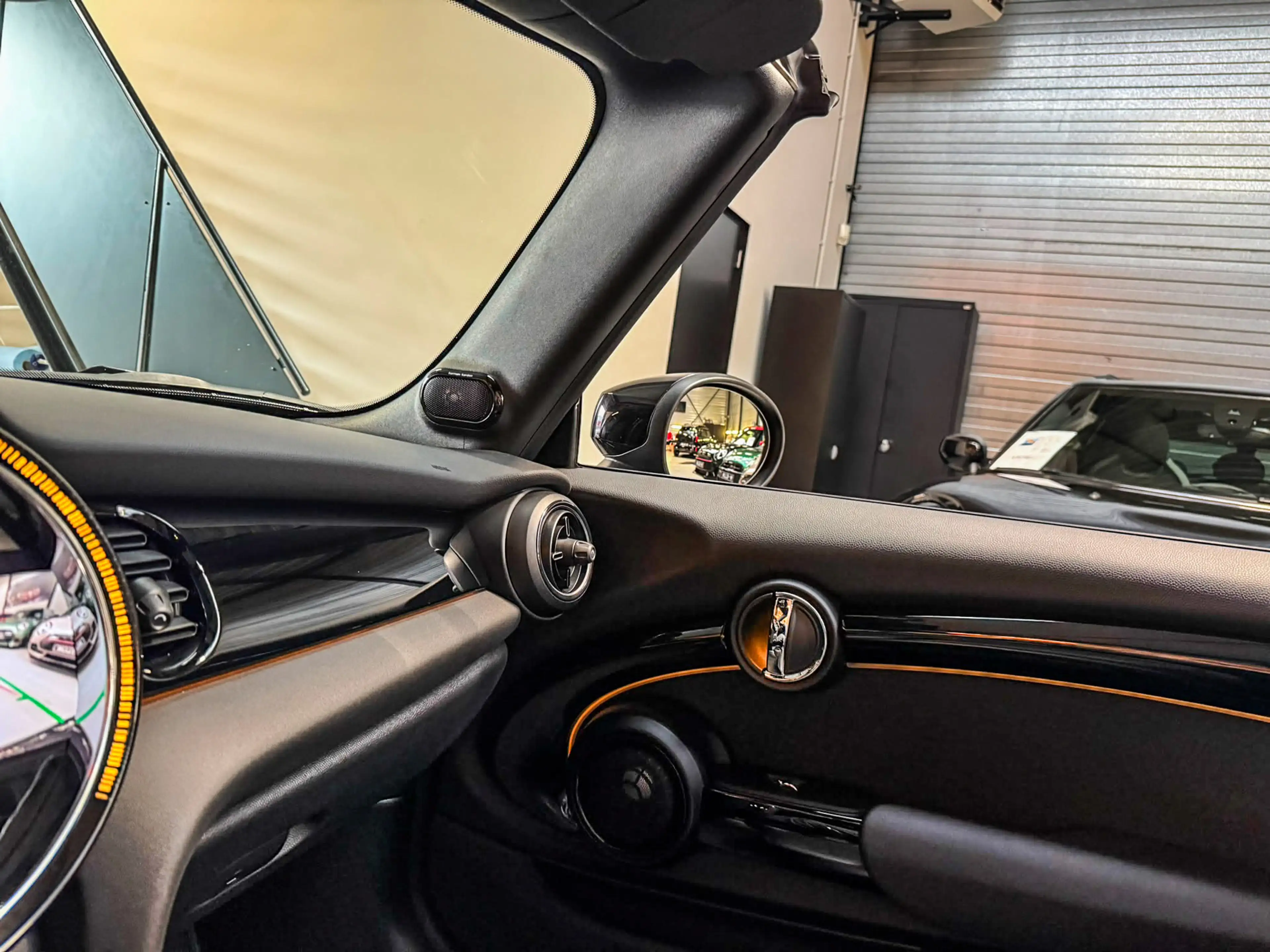 MINI John Cooper Works Cabrio 2.0 JCW Pack F1 aut 231pk Blackline/Camera/Hk/Vol/ — photo 8