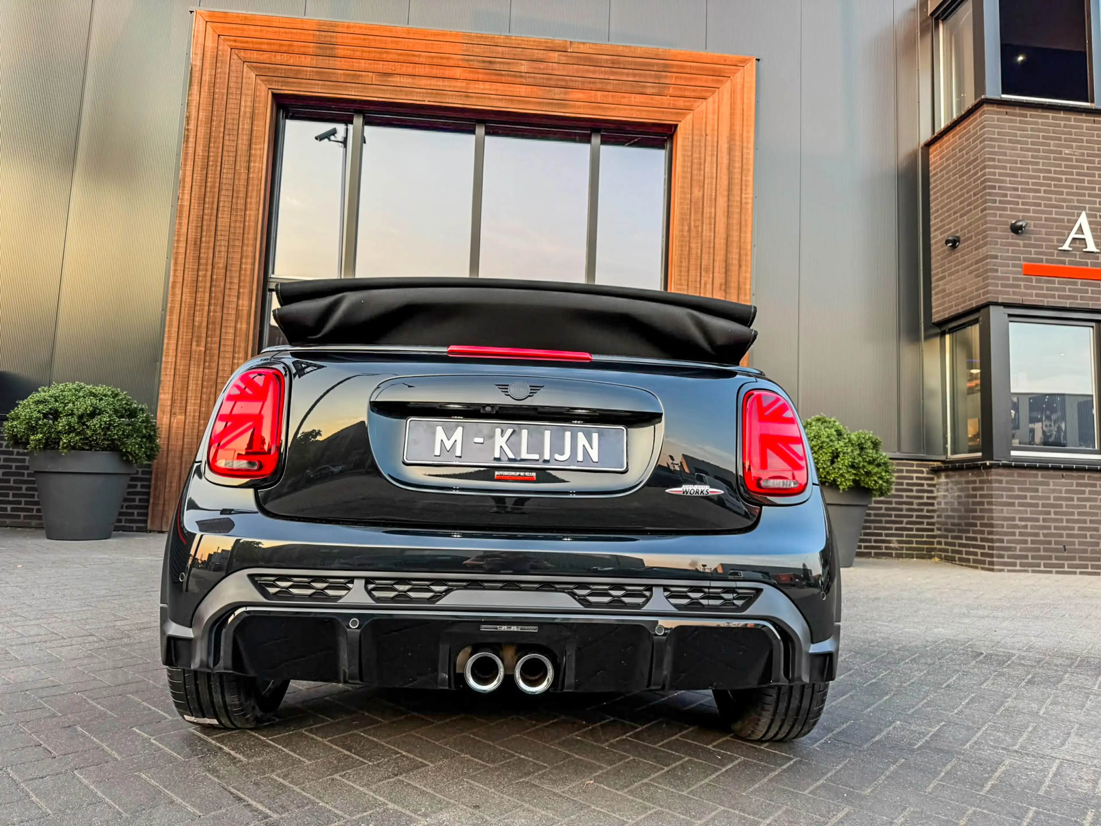 MINI John Cooper Works Cabrio 2.0 JCW Pack F1 aut 231pk Blackline/Camera/Hk/Vol/ — photo 11