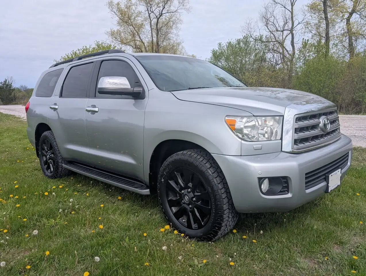 Toyota Sequoia снимка Toyota Sequoia