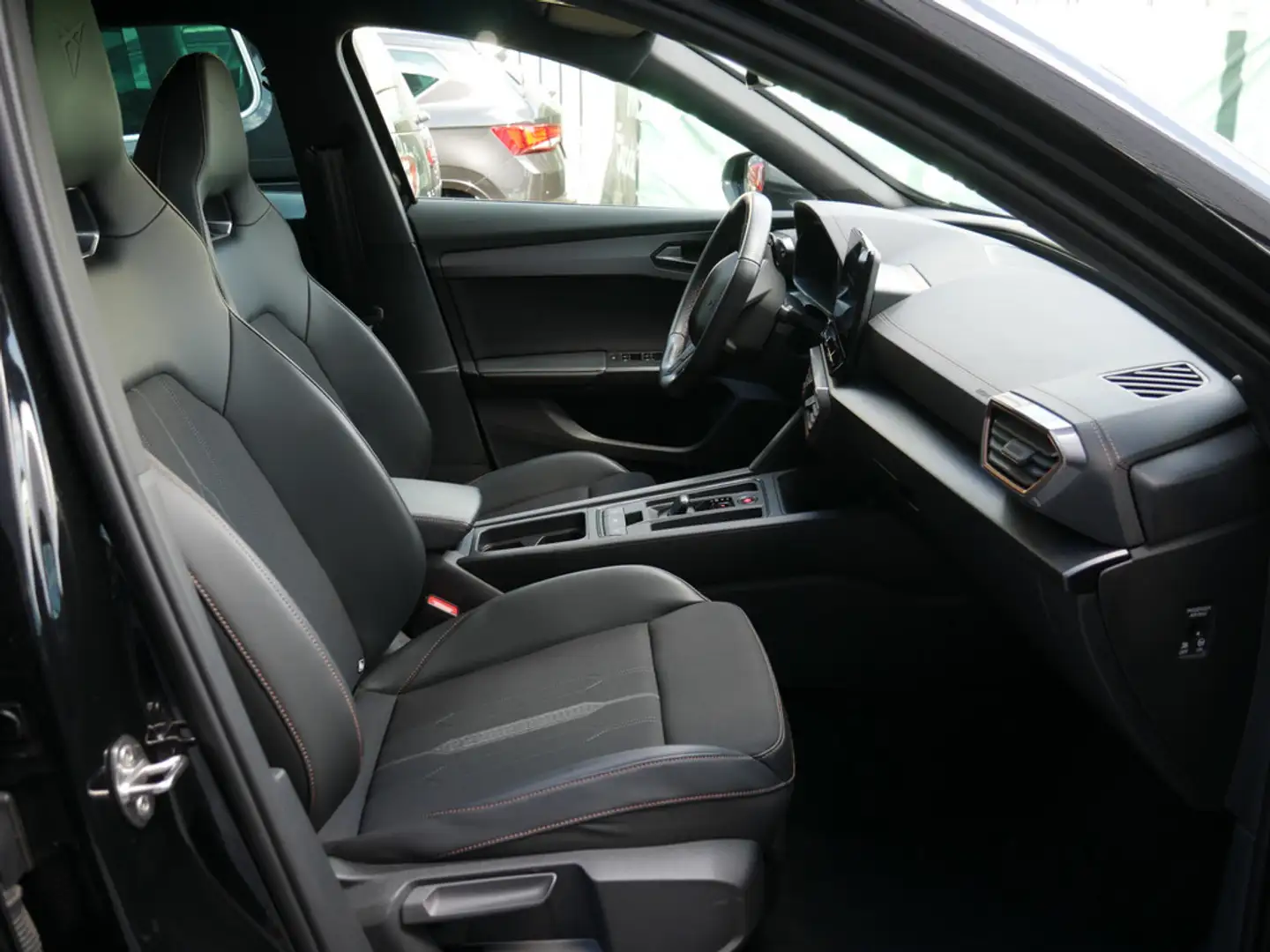 CUPRA Formentor 2.0 TDI 4Drive SHZ NAVI AHK ACC LED Schwarz - 2