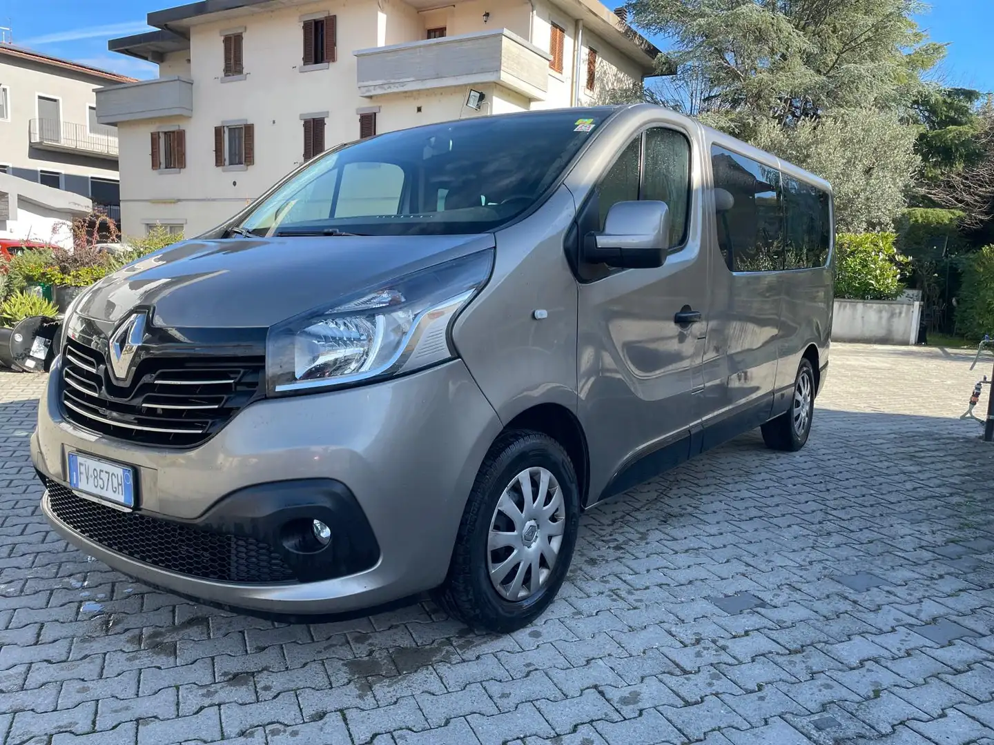 Renault Trafic 1.6 TURBO Marrone - 1