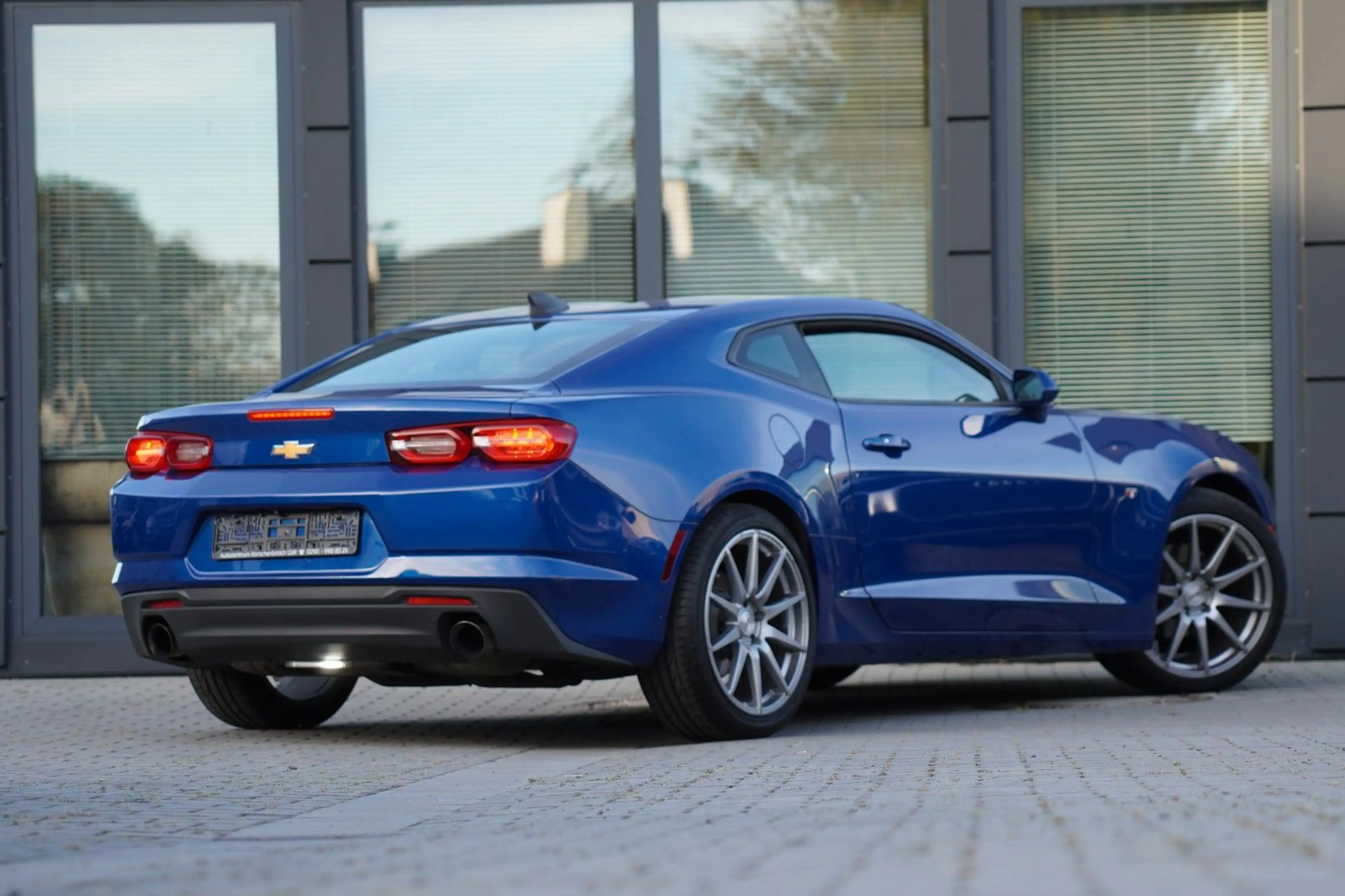 Chevrolet Camaro Coupé Turbo 50th Anniversary Edition — photo 9