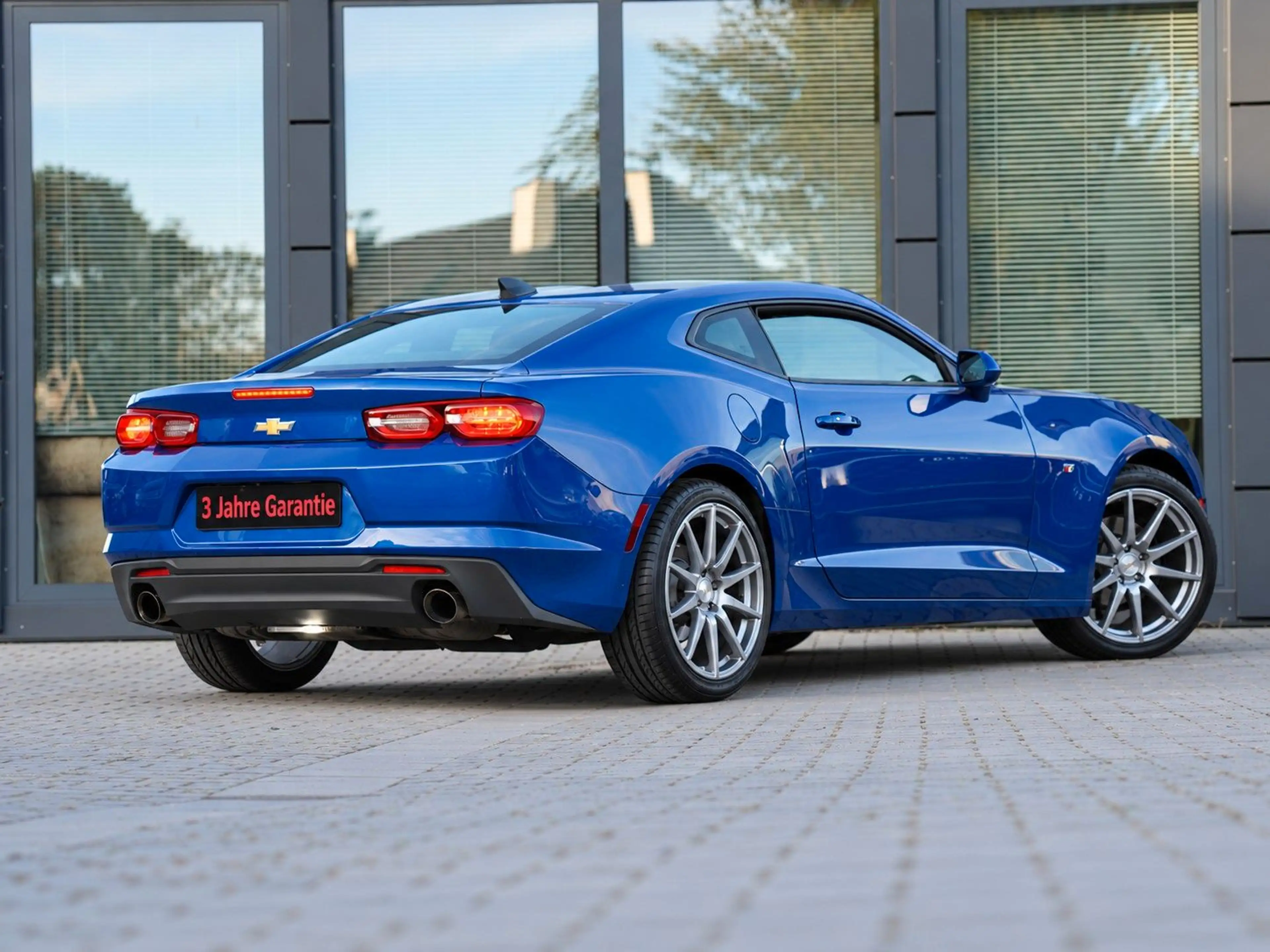 Chevrolet Camaro Coupé Turbo 50th Anniversary Edition — photo 7