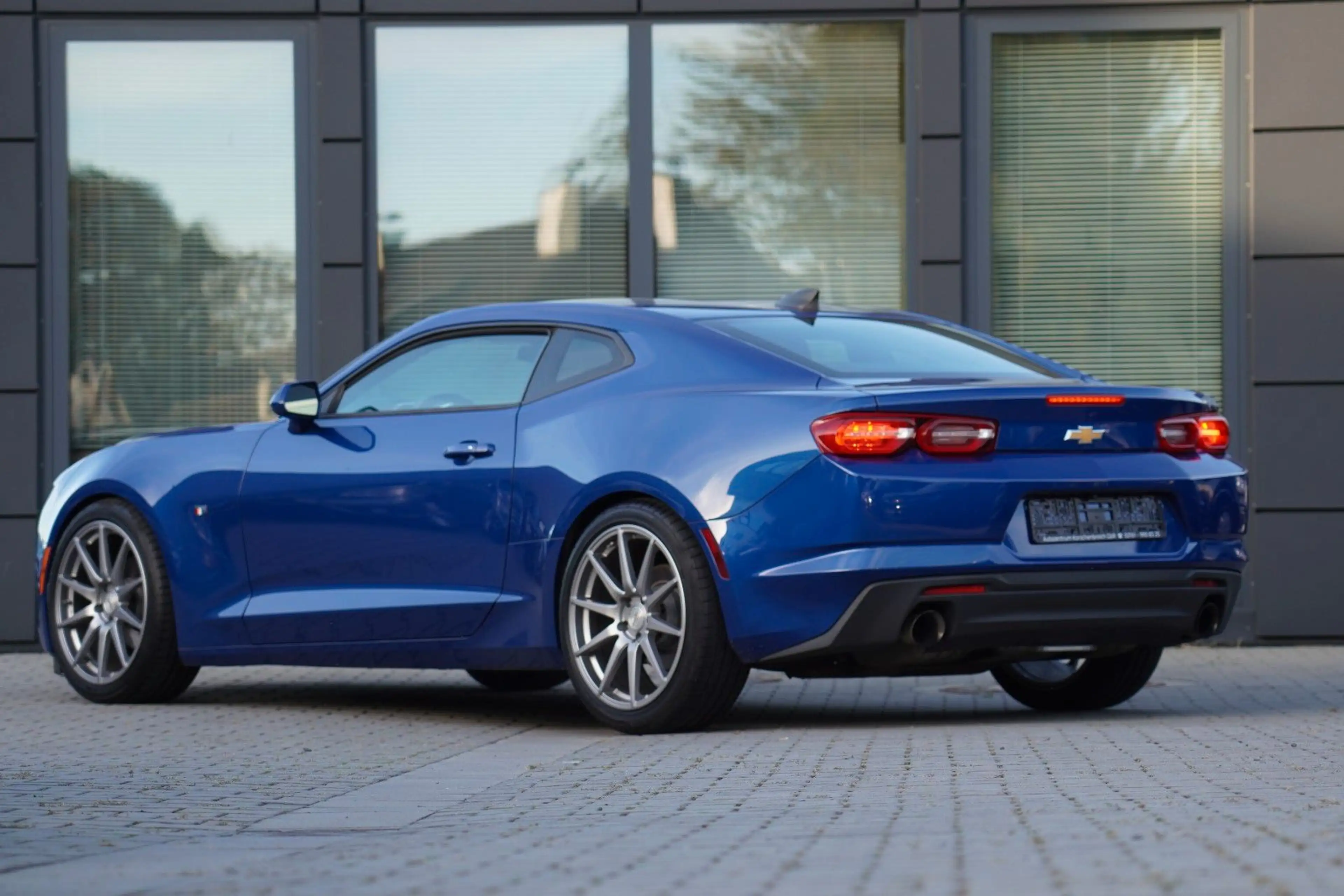 Chevrolet Camaro Coupé Turbo 50th Anniversary Edition — photo 8