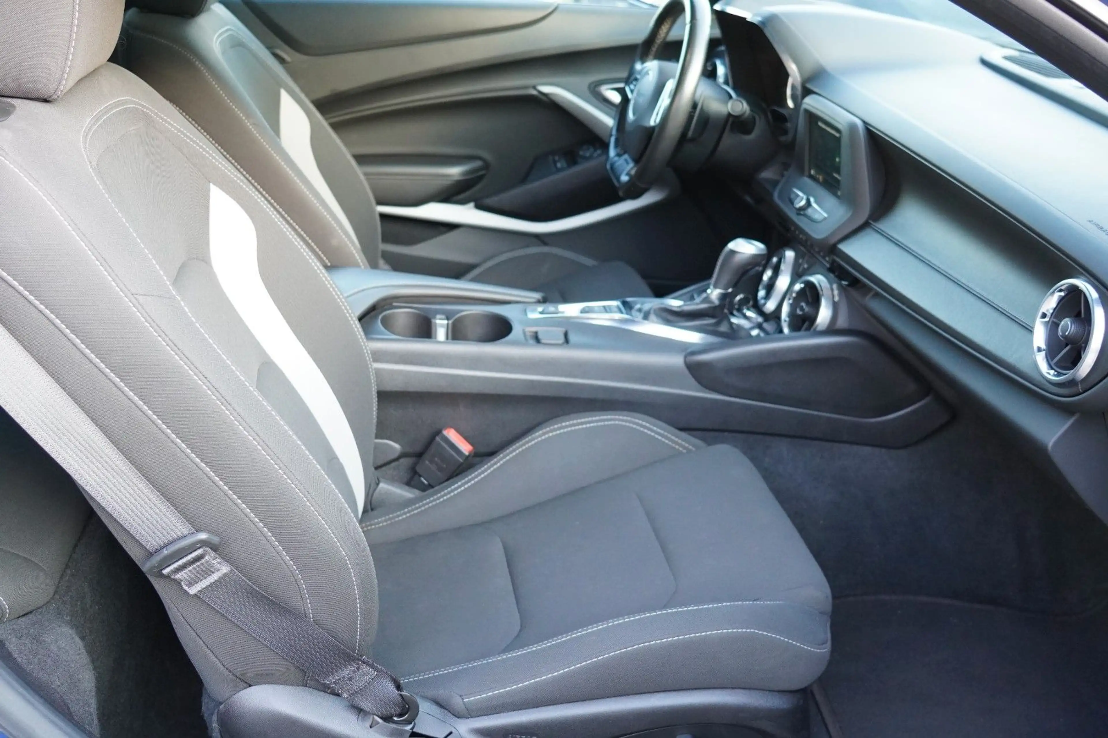 Chevrolet Camaro Coupé Turbo 50th Anniversary Edition — photo 13