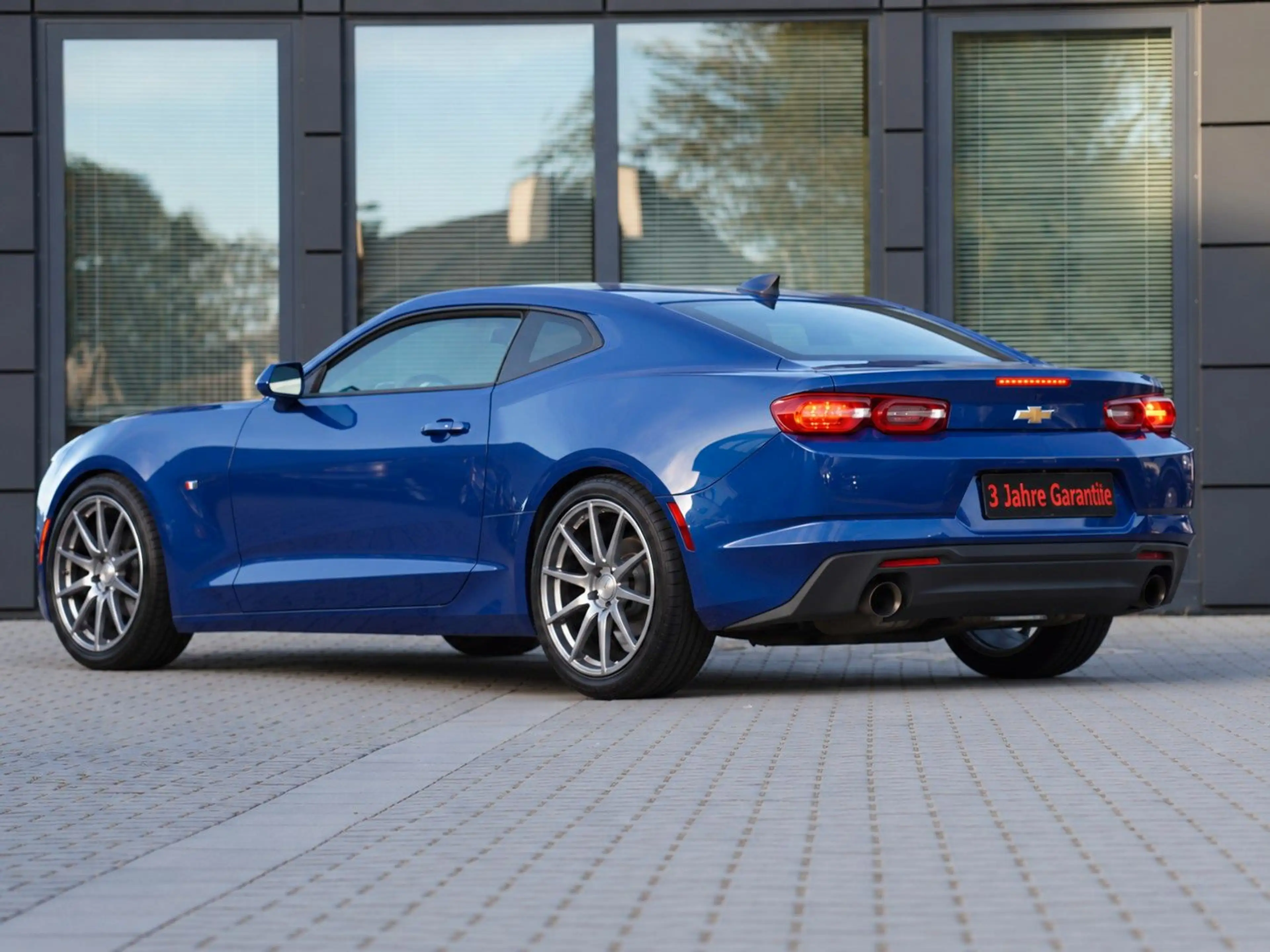 Chevrolet Camaro Coupé Turbo 50th Anniversary Edition — photo 5