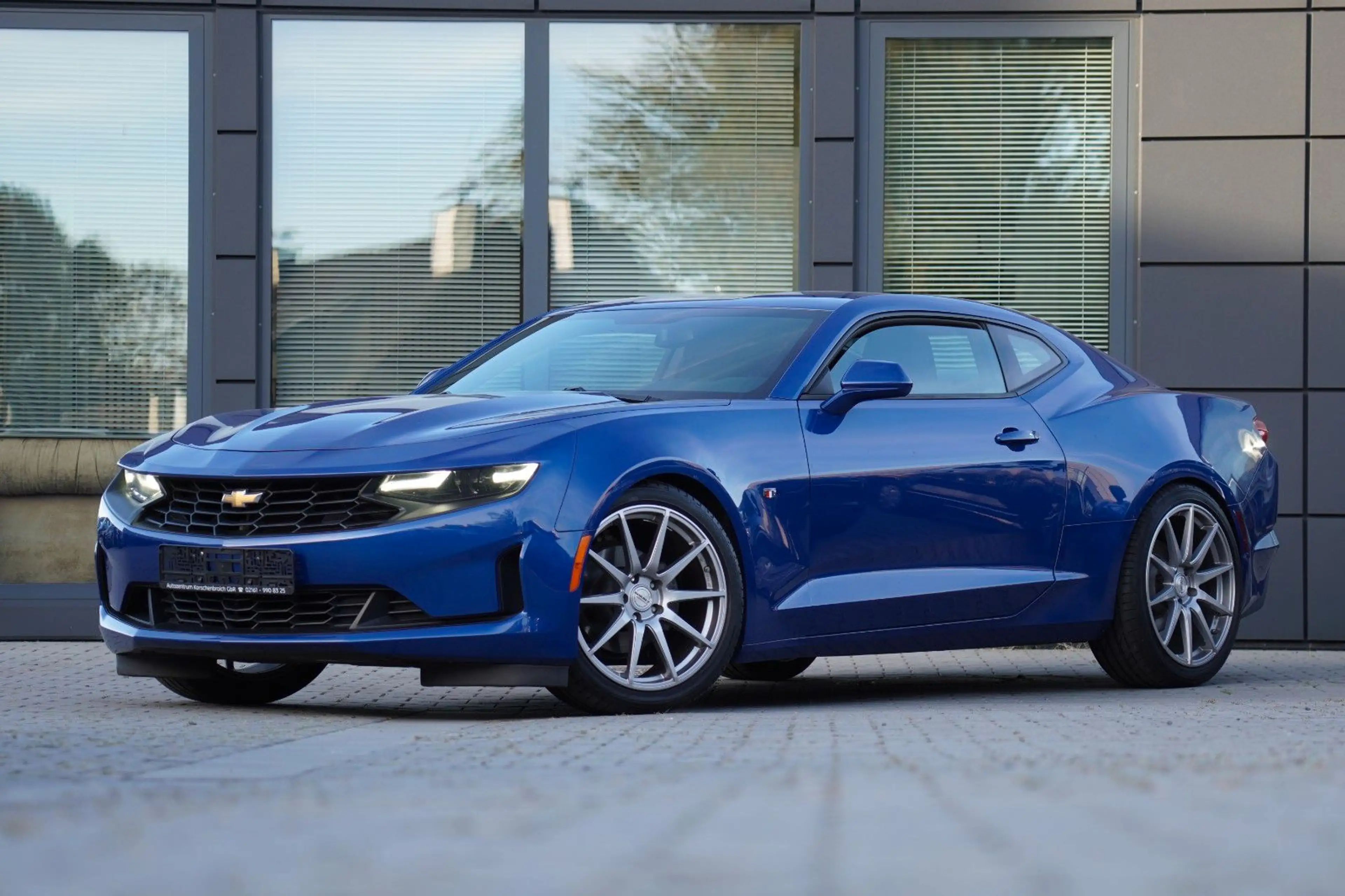 Chevrolet Camaro Coupé Turbo 50th Anniversary Edition — photo 10