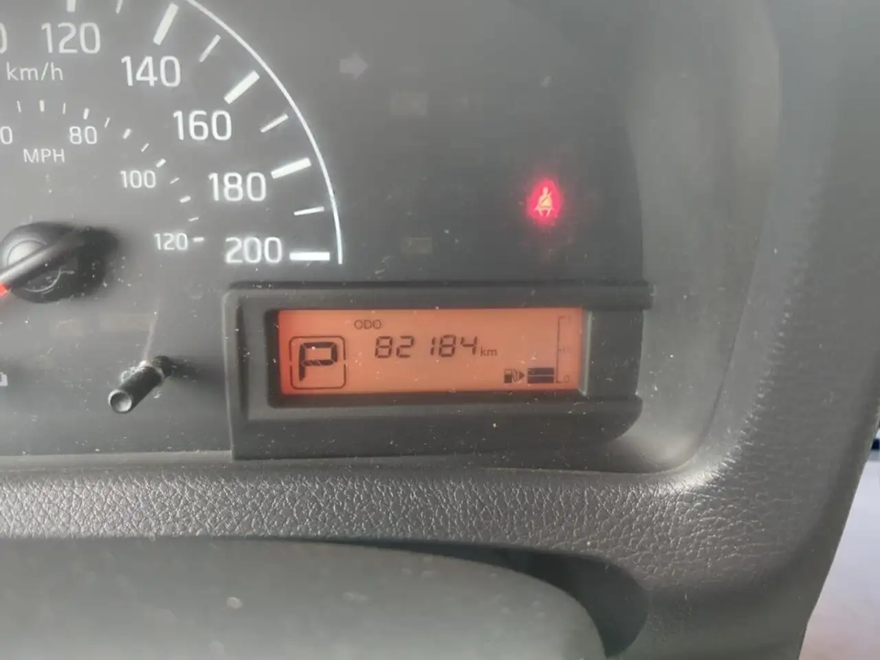 Nissan NV200 снимка Nissan NV200