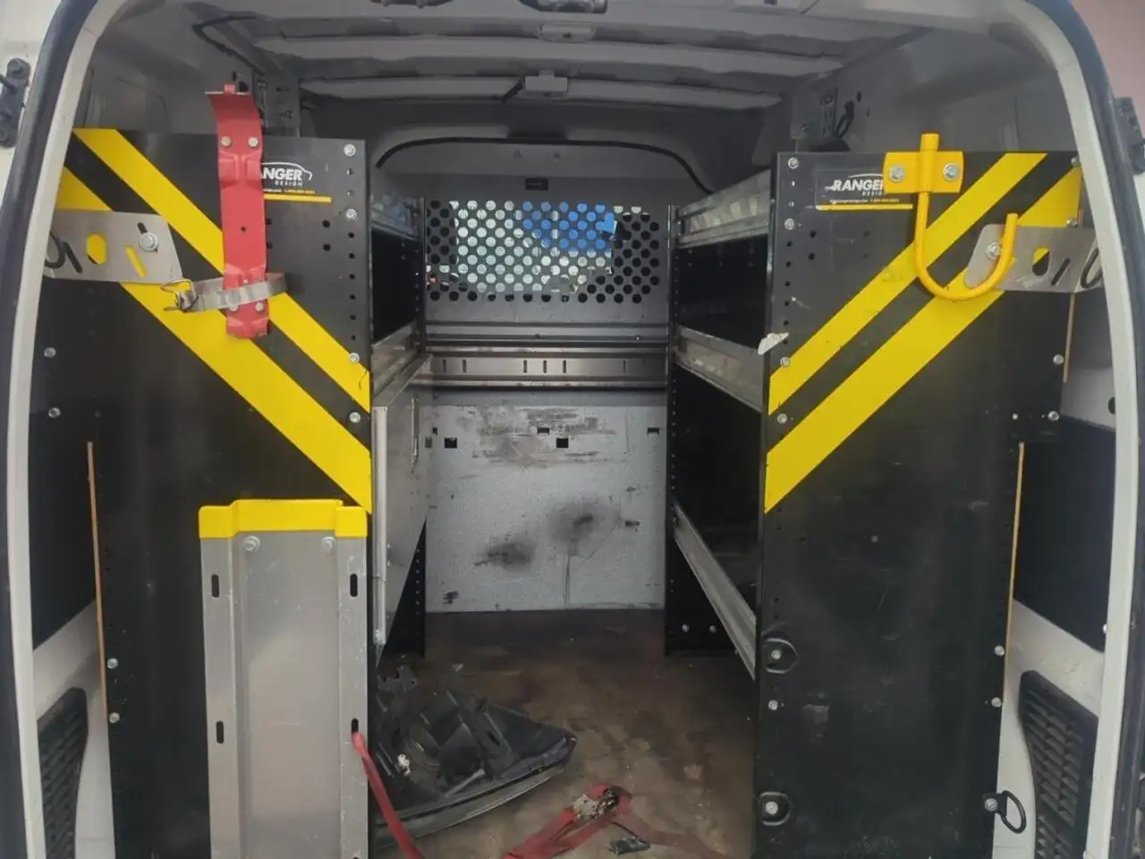 Nissan NV200 снимка Nissan NV200