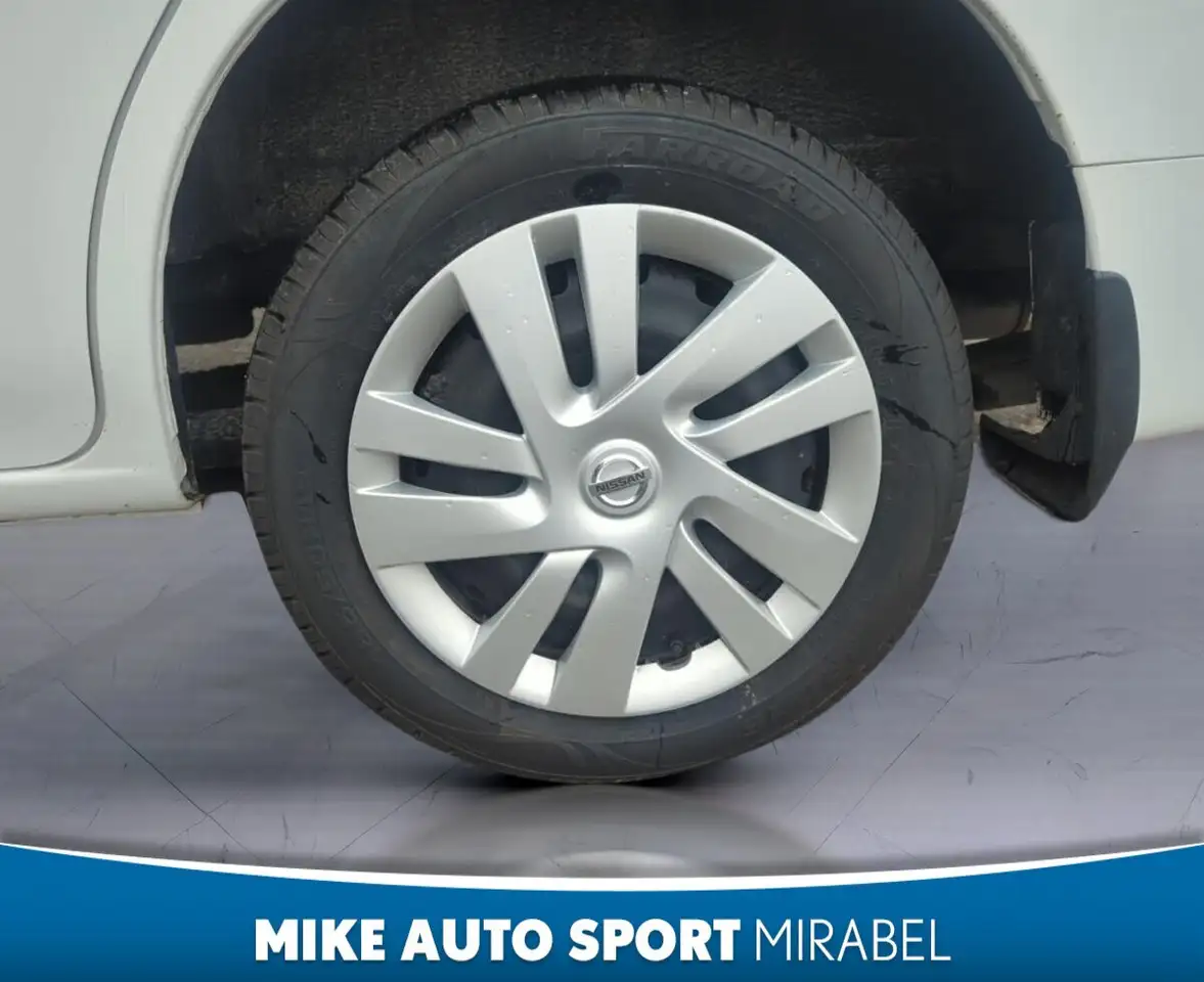Nissan NV200 снимка Nissan NV200