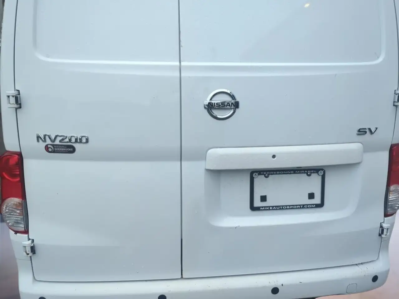 Nissan NV200 снимка Nissan NV200