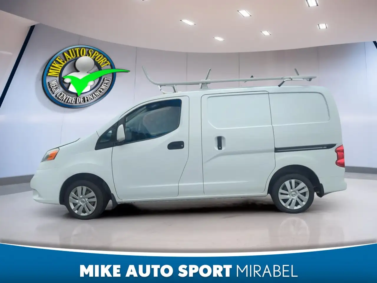 Nissan NV200 снимка Nissan NV200