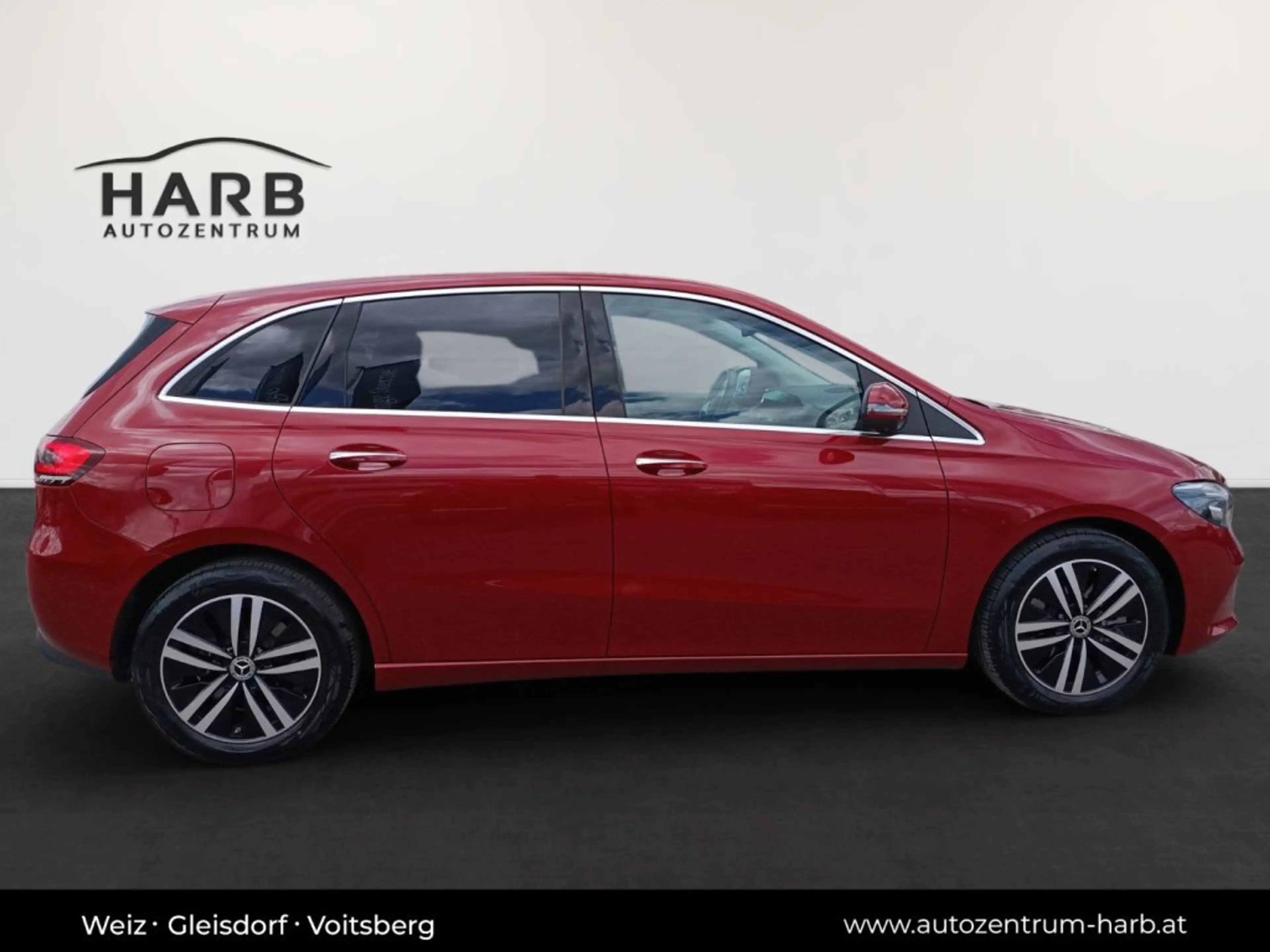Mercedes-Benz B 250 e — photo 11
