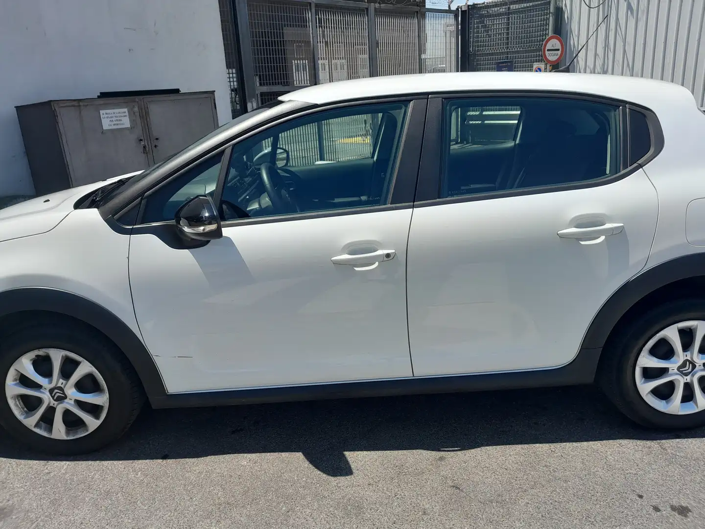 Citroen C3 C3 III 2017 1.2 pure tech 83 S&S shine Bianco - 2