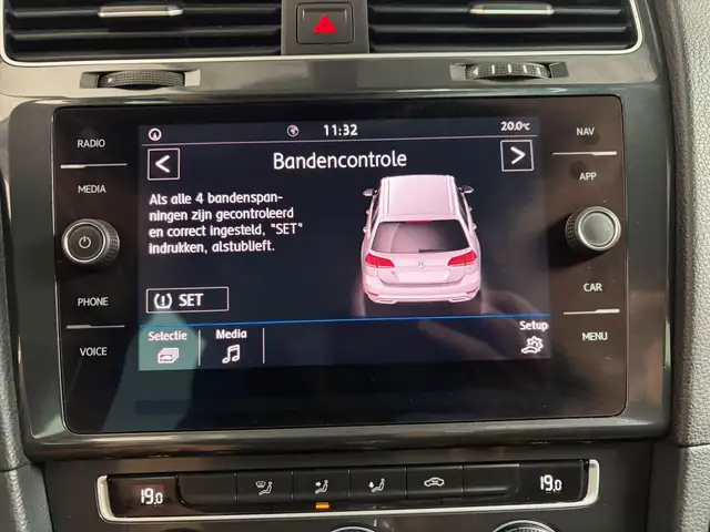Volkswagen Golf view 23