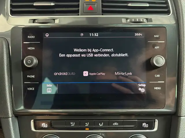 Volkswagen Golf view 20