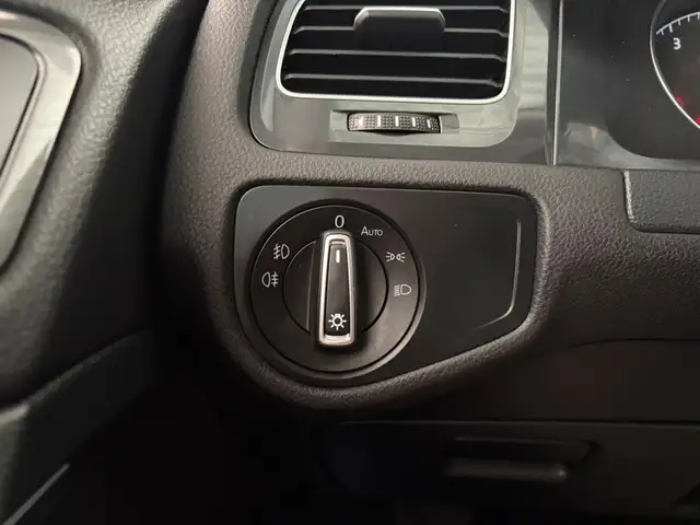Volkswagen Golf view 8