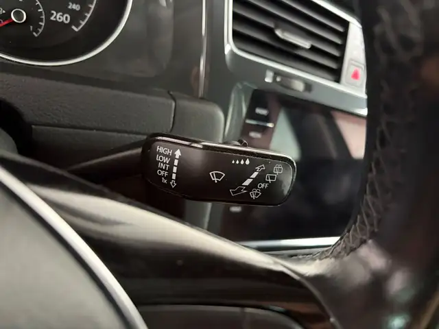 Volkswagen Golf view 12