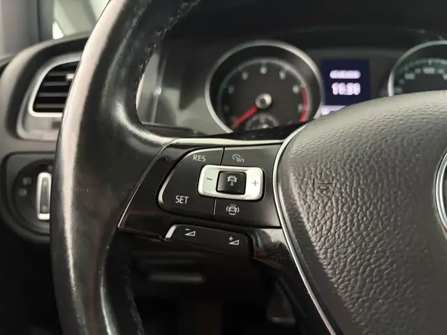 Volkswagen Golf view 10
