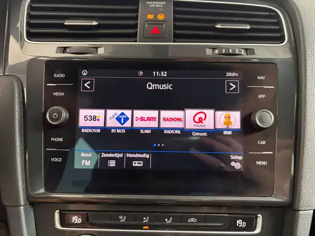 Volkswagen Golf view 17