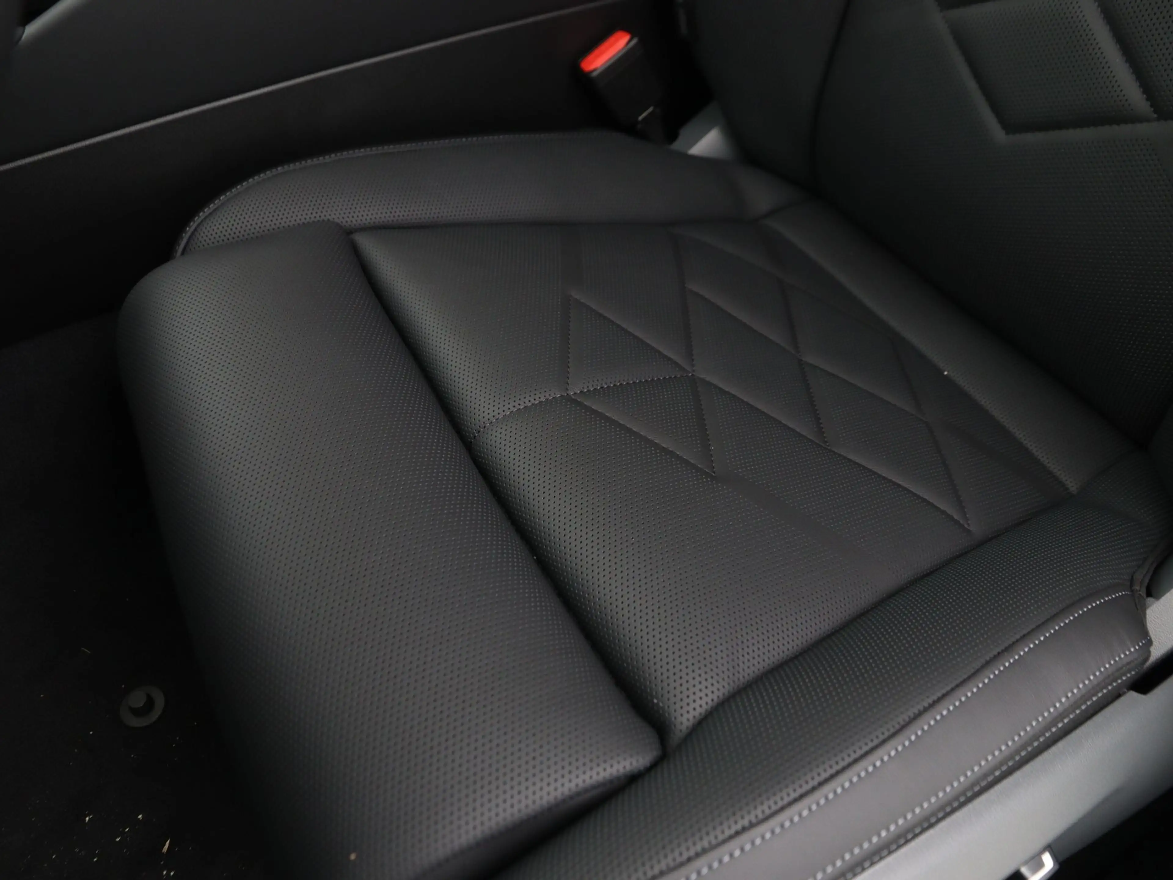 BMW 550 5 serie Touring 550e xDrive — photo 15