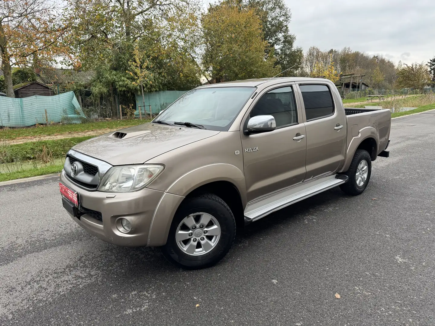 Toyota Hilux 2.5D-4D Manual 4x4 Double Cab / Export Afrik Only Bronze - 1