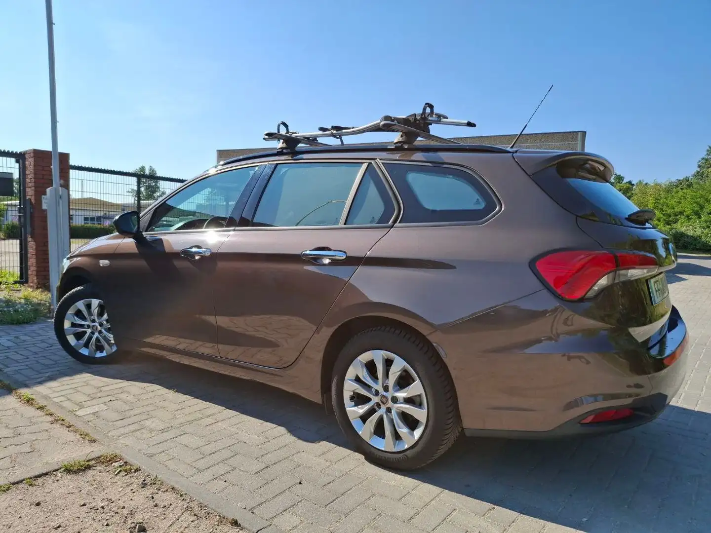 Fiat Tipo Tipo Kombi Kombi 1.4 T-Jet Lounge Braun - 2