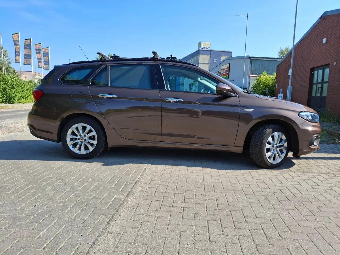 Fiat Tipo Tipo Kombi Kombi 1.4 T-Jet Lounge Braun - 1