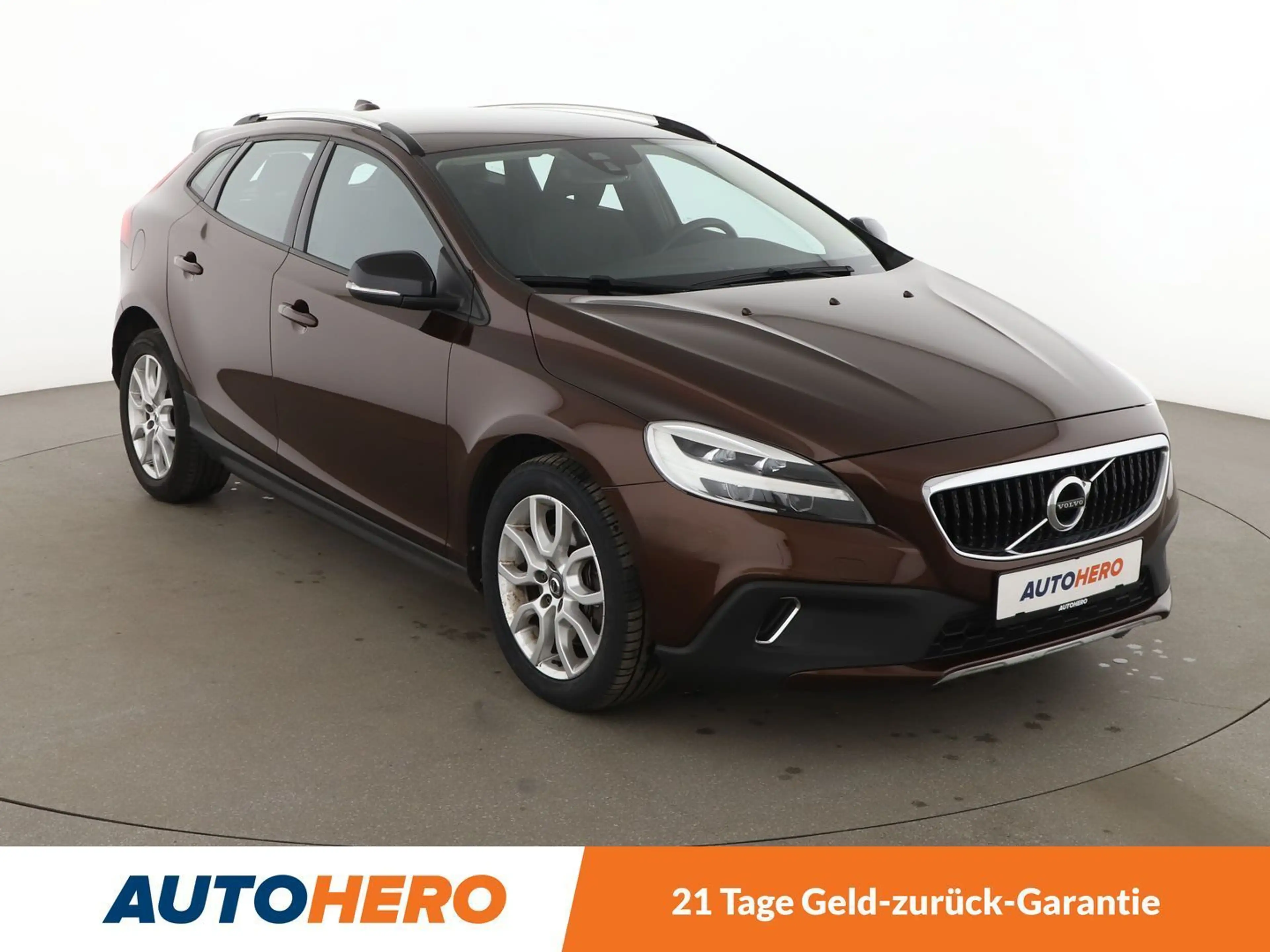 Volvo V40 Cross Country 2.0 D3 Momentum Aut.*NAVI*PDC*TEMPO*PANO*SHZ* — photo 8