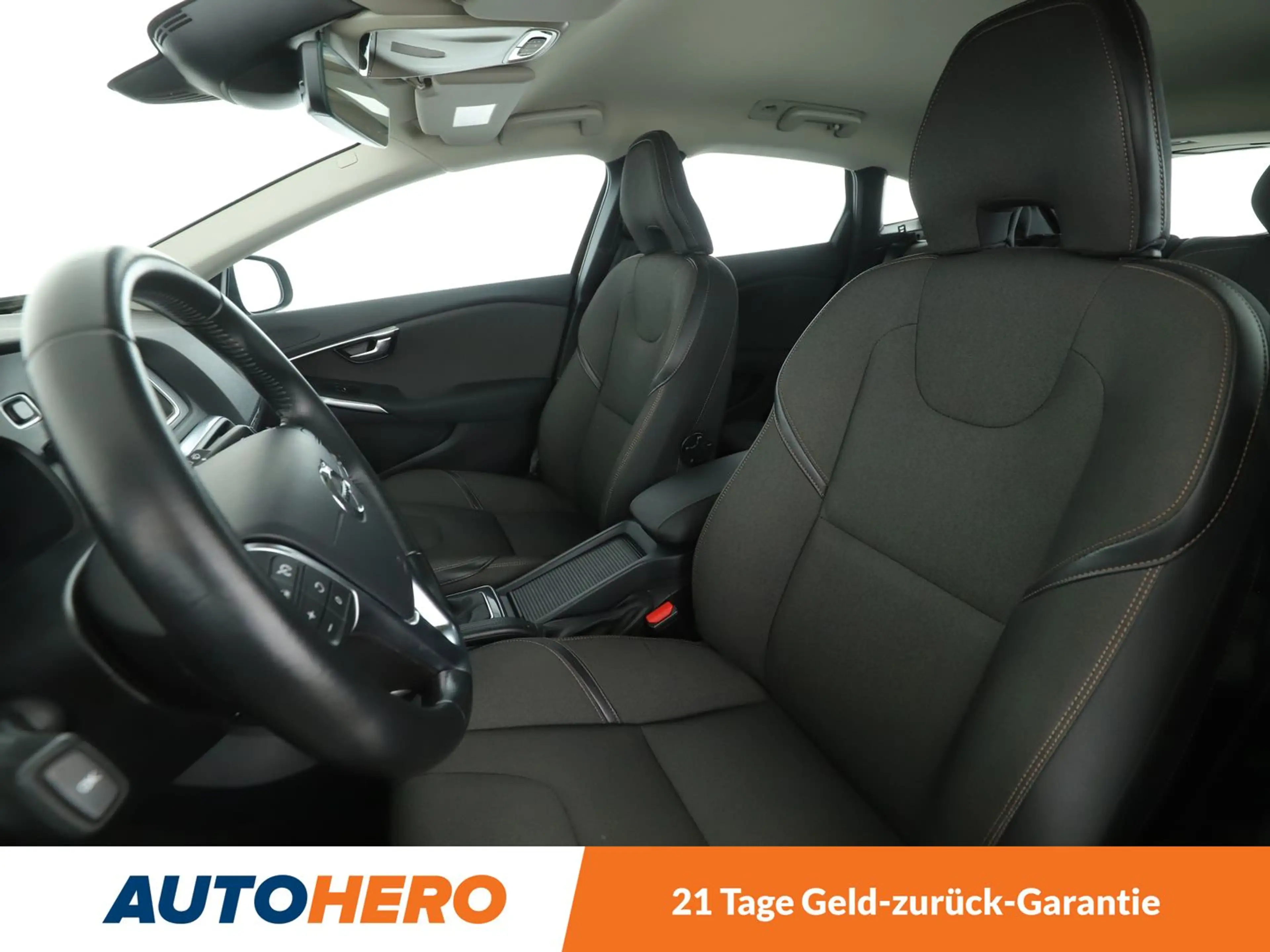 Volvo V40 Cross Country 2.0 D3 Momentum Aut.*NAVI*PDC*TEMPO*PANO*SHZ* — photo 10