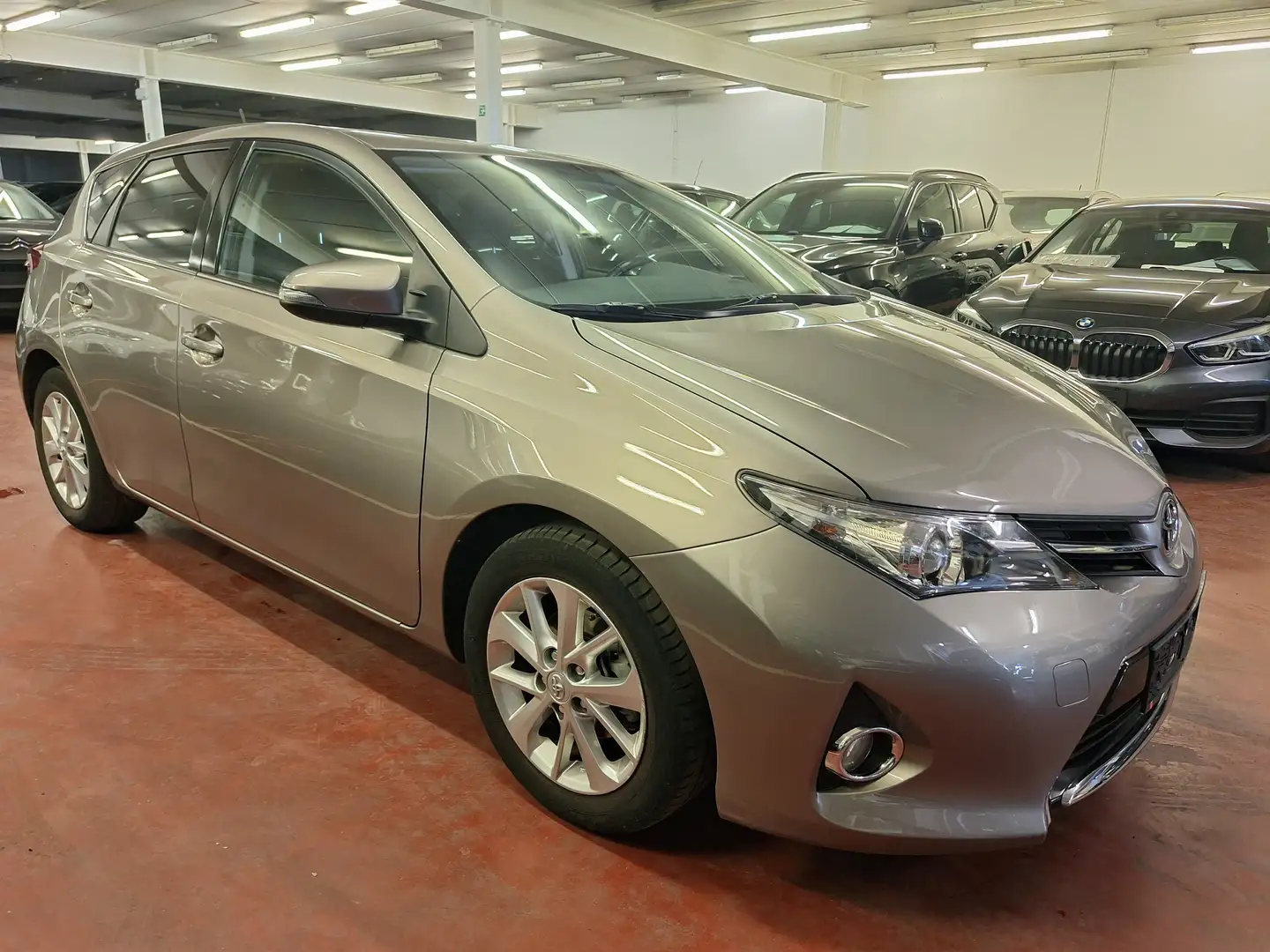 Toyota Auris Auris 1.4 D-4D Comfort Alu Beige - 1