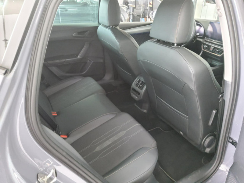 SEAT Leon 1.5 eTSI DSG *LED*ACC*KAM*NAVI*Sportpak* — photo 6