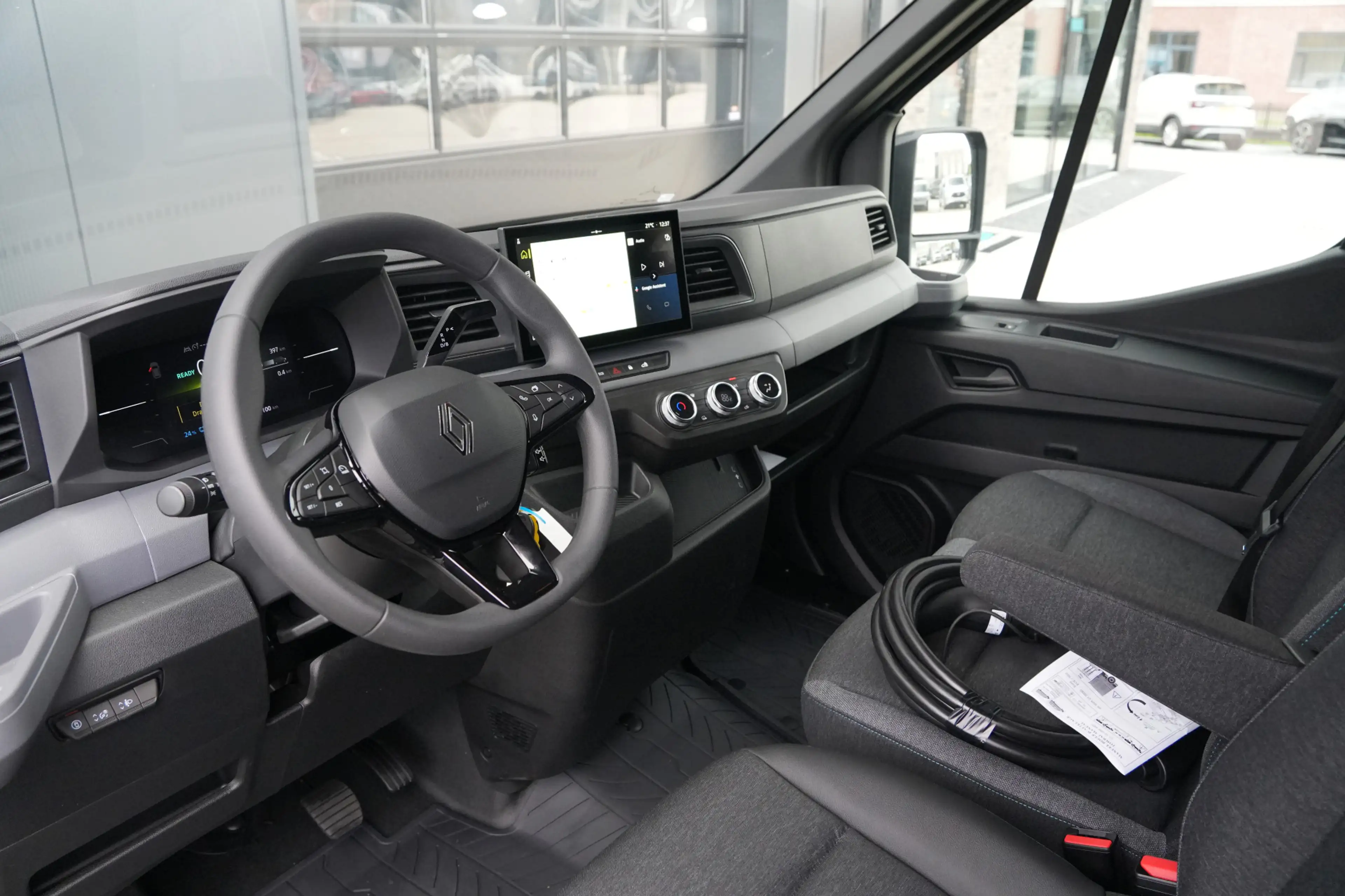 Renault Master E-Tech T35 L2H2 Advance Long Range 87 kWh 143pk - — photo 2