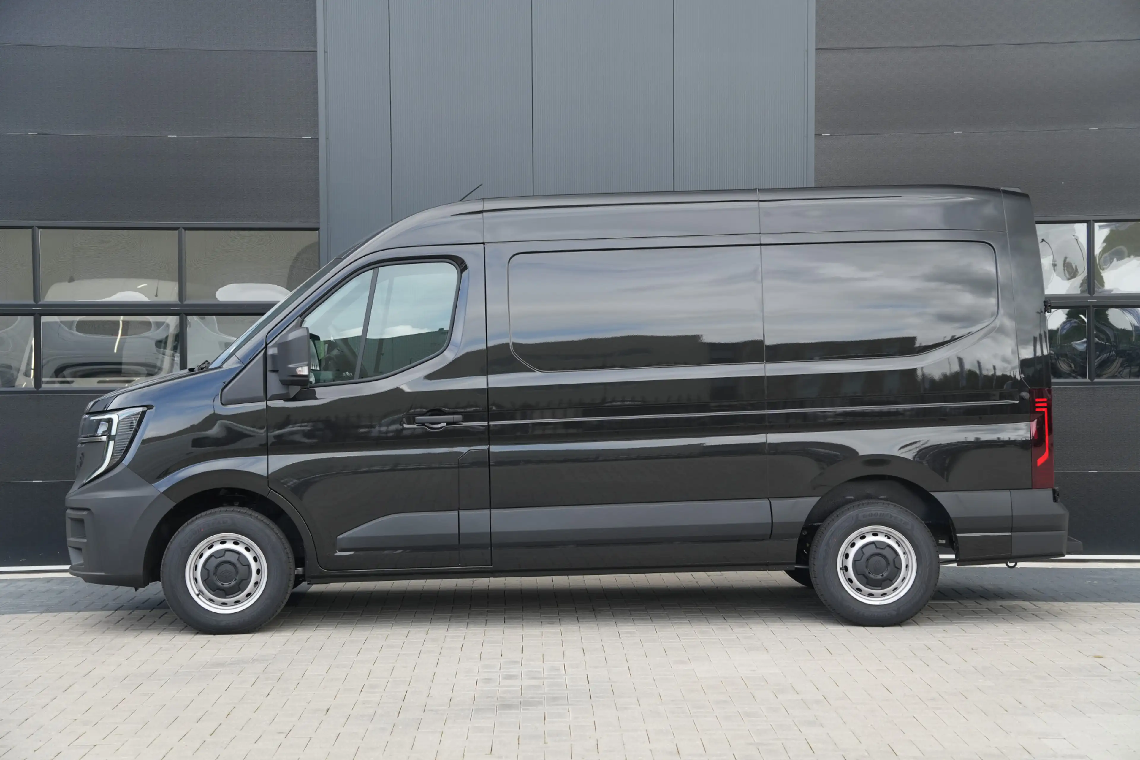 Renault Master E-Tech T35 L2H2 Advance Long Range 87 kWh 143pk - — photo 11