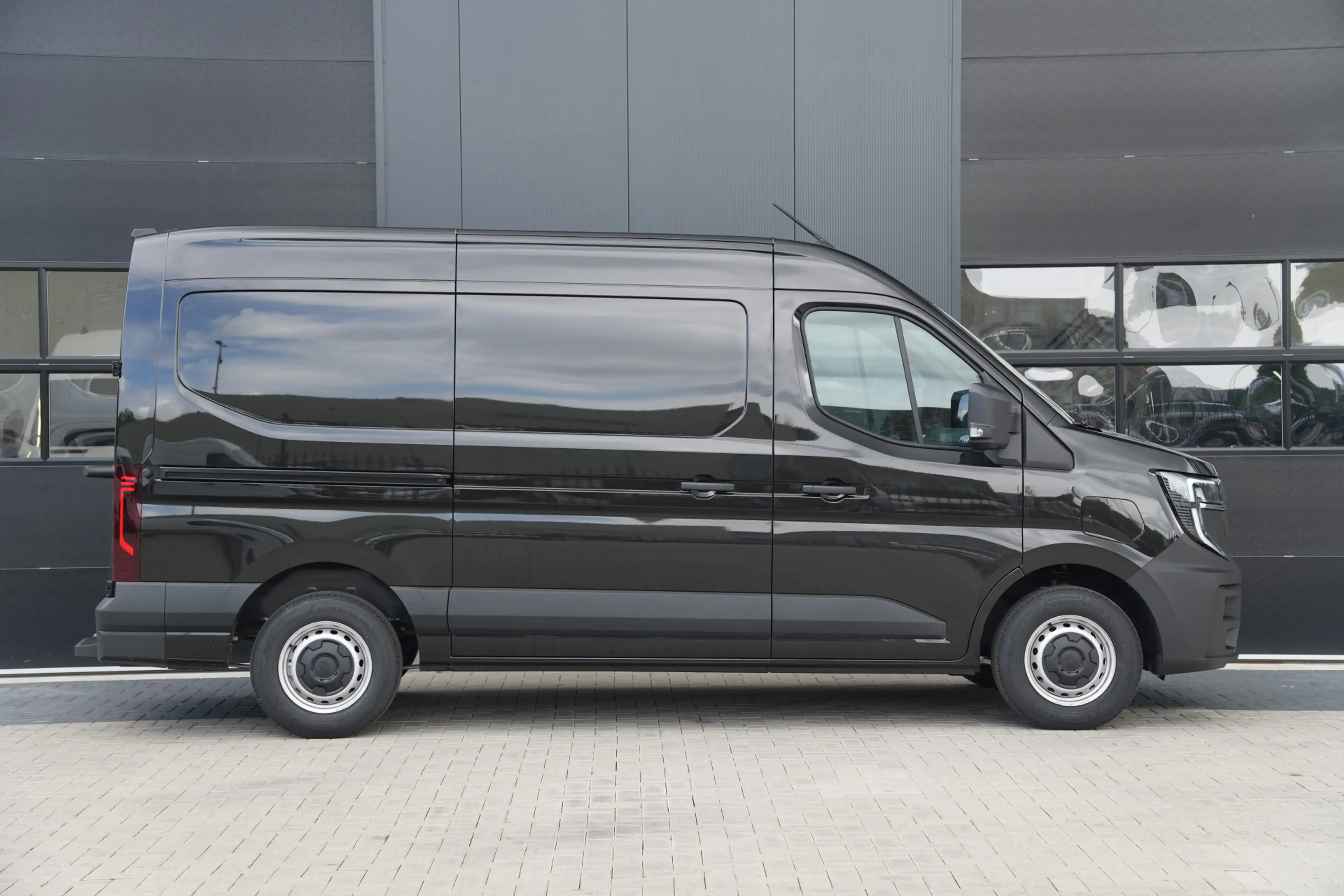 Renault Master E-Tech T35 L2H2 Advance Long Range 87 kWh 143pk - — photo 5