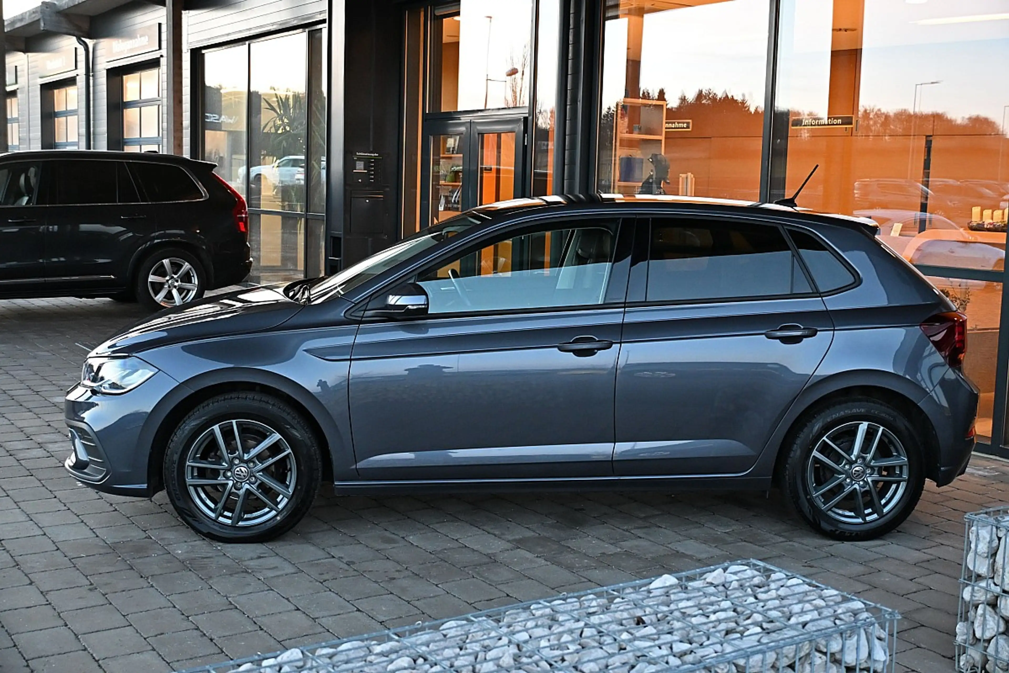 Volkswagen Polo 1,0 TSI Life ACC, LED, Navi, Kamera, Fernlichta... — photo 2
