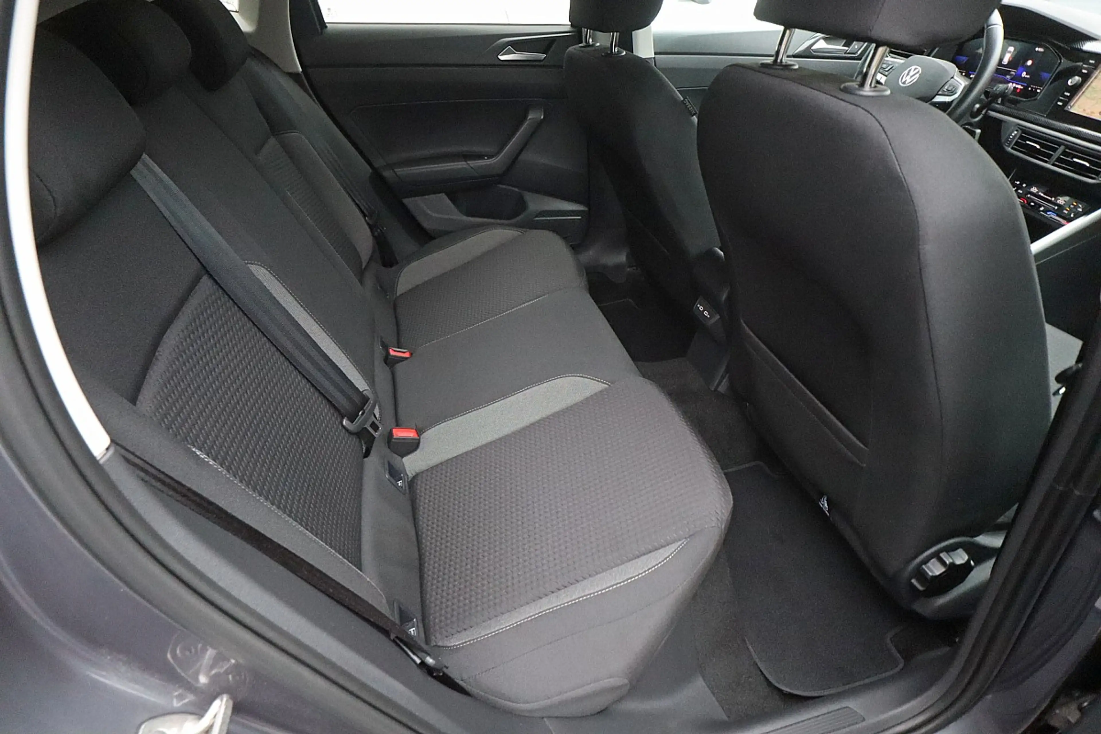 Volkswagen Polo 1,0 TSI Life ACC, LED, Navi, Kamera, Fernlichta... — photo 9