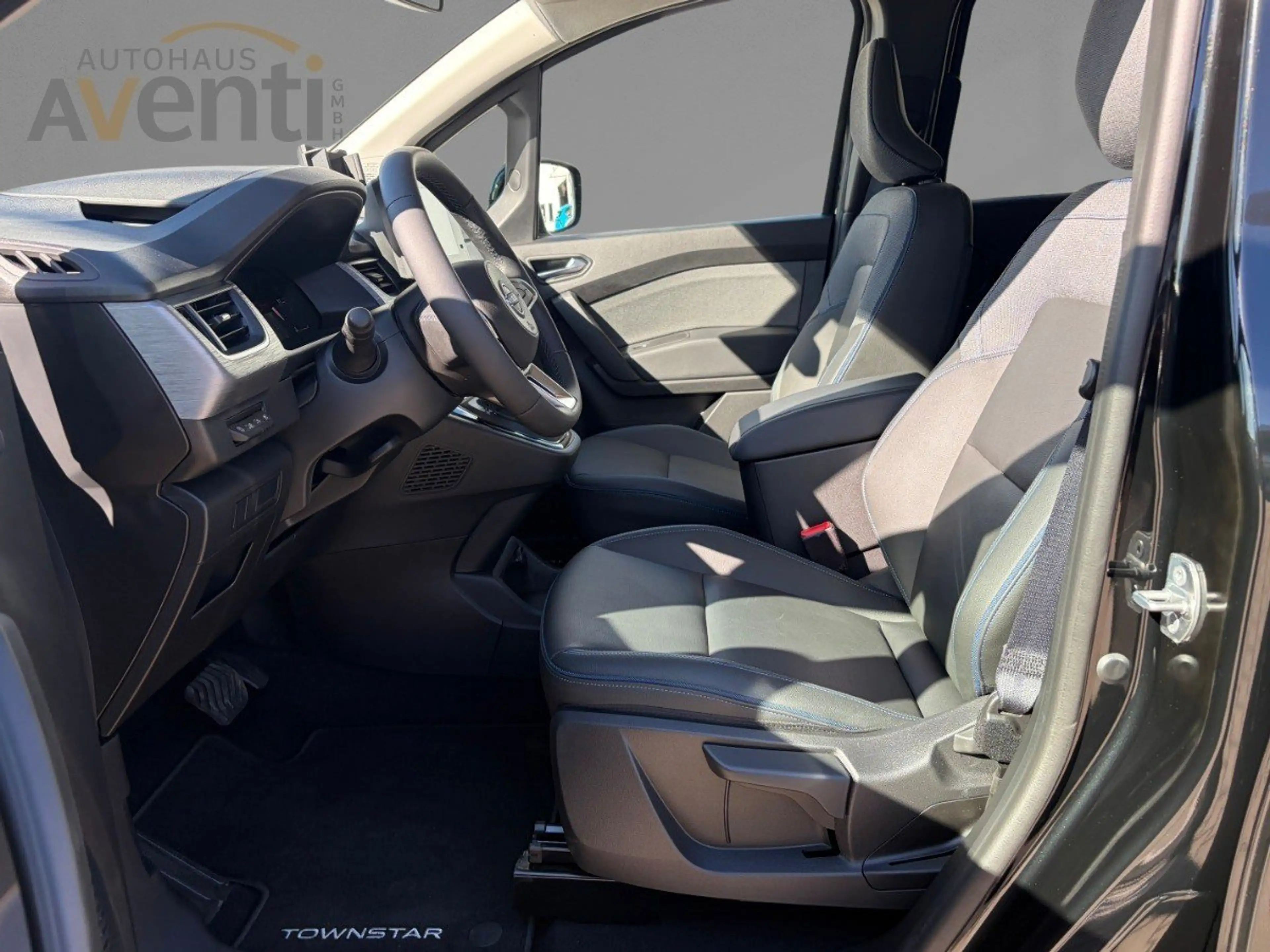 Nissan Townstar L2 Tekna 7-Sitzer - Sofort Verfügbar — photo 7