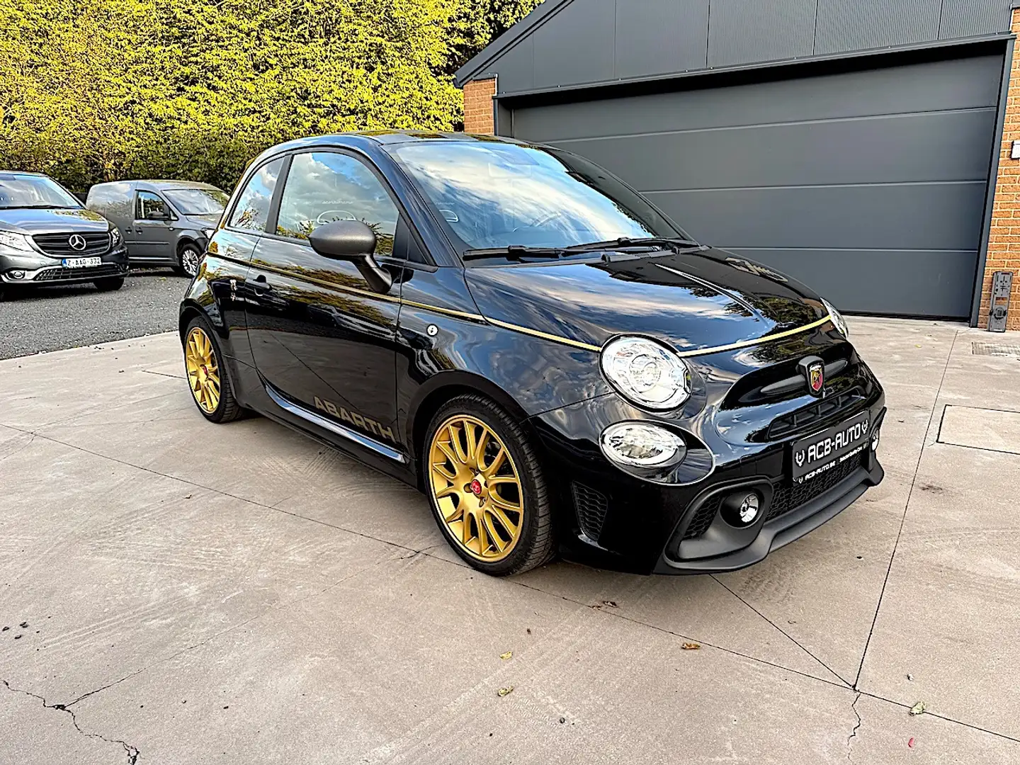 Fiat 500 Abarth 595 Scorpioneoro one of 2000 limited edition Noir - 2