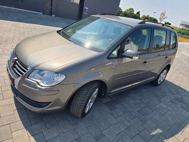 Volkswagen Touran Trendline — photo 14