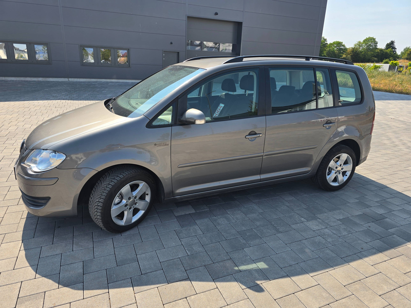 Volkswagen Touran Trendline — photo 11