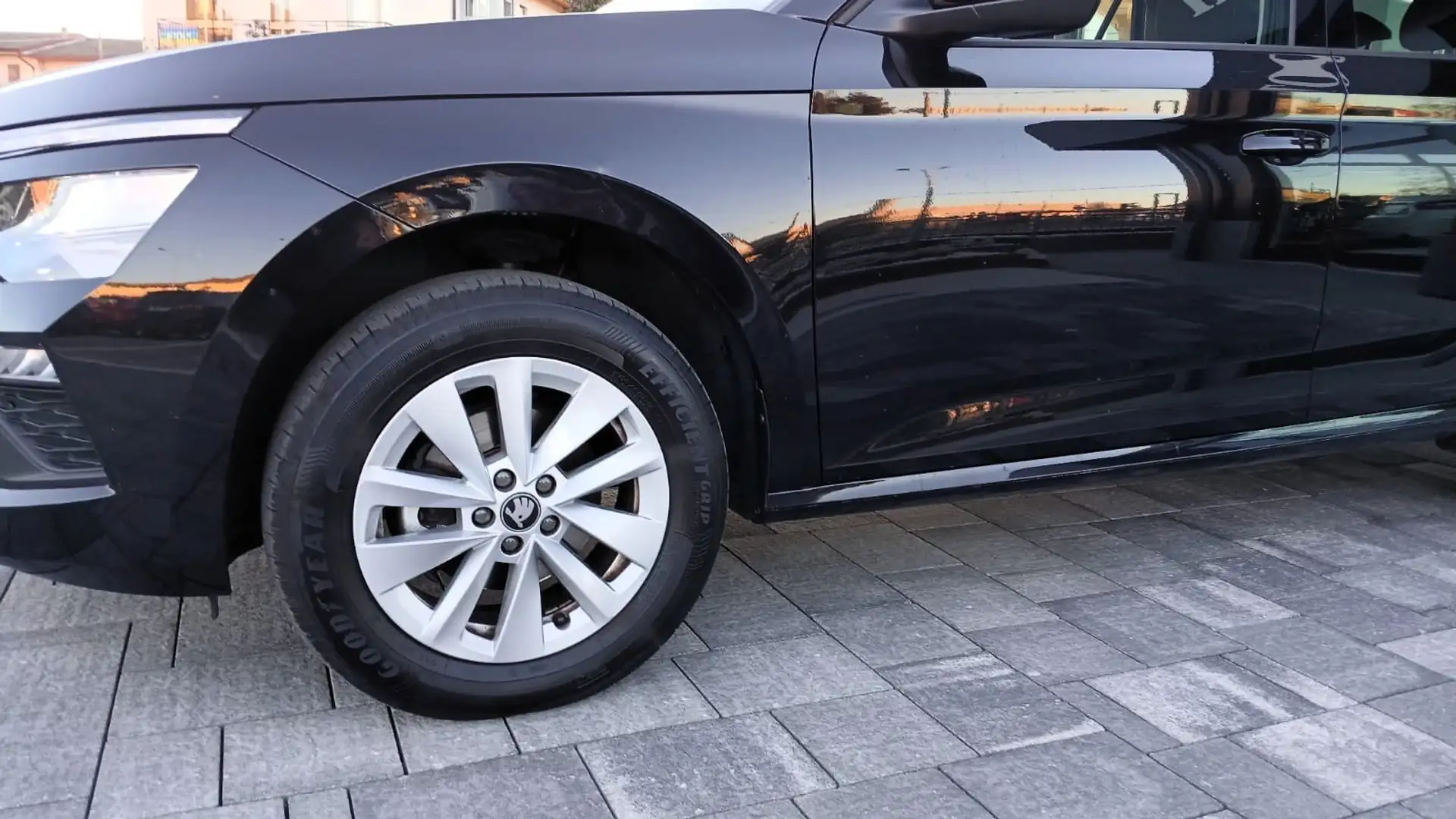 Skoda Kamiq Kamiq 1.0 tsi Selection 95cv *PREZZO PROMO* Schwarz - 2