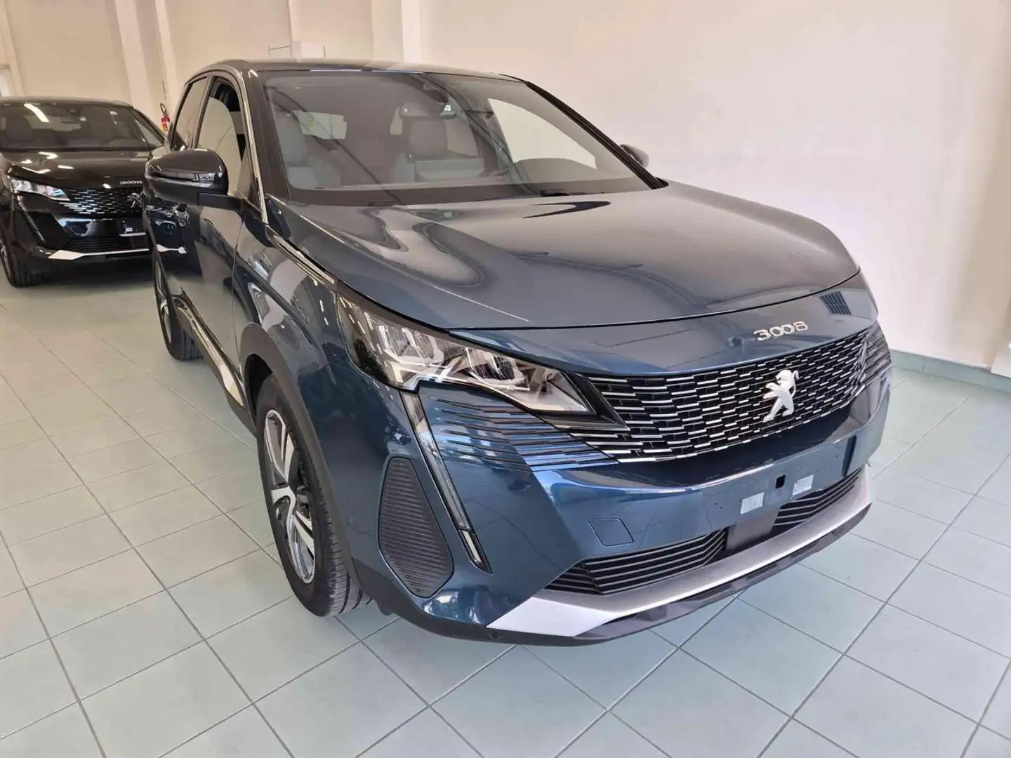 Peugeot 3008 PureTech Turbo 130 S&S Allure Pack Verde - 2