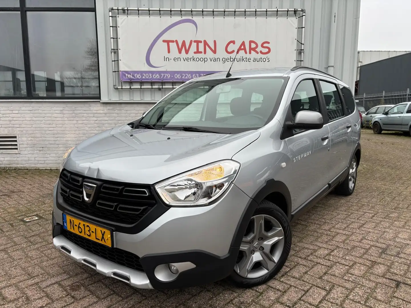 Dacia Lodgy 1.3 TCe Stepway 7p EX BTW EX BPM EXPORT PRIJS Grijs - 2